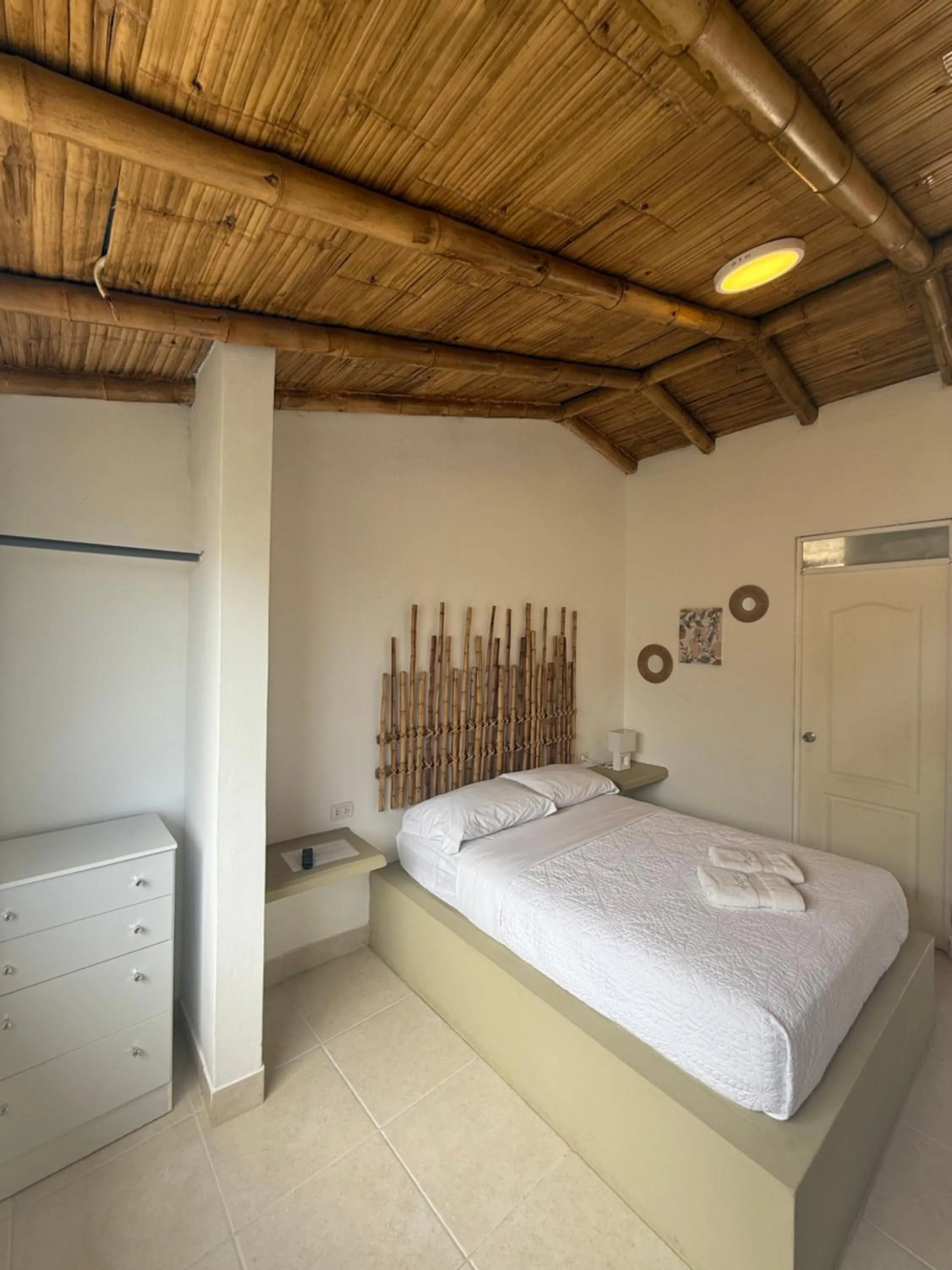 Bed in Hotel Puerto Antiguo