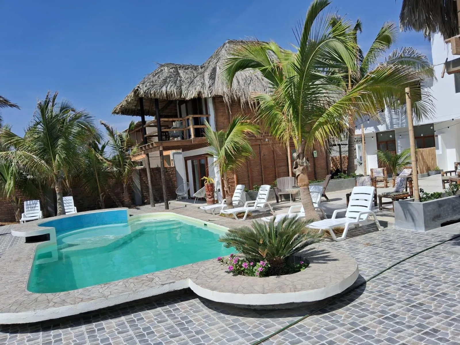 Patio in Hotel Puerto Antiguo