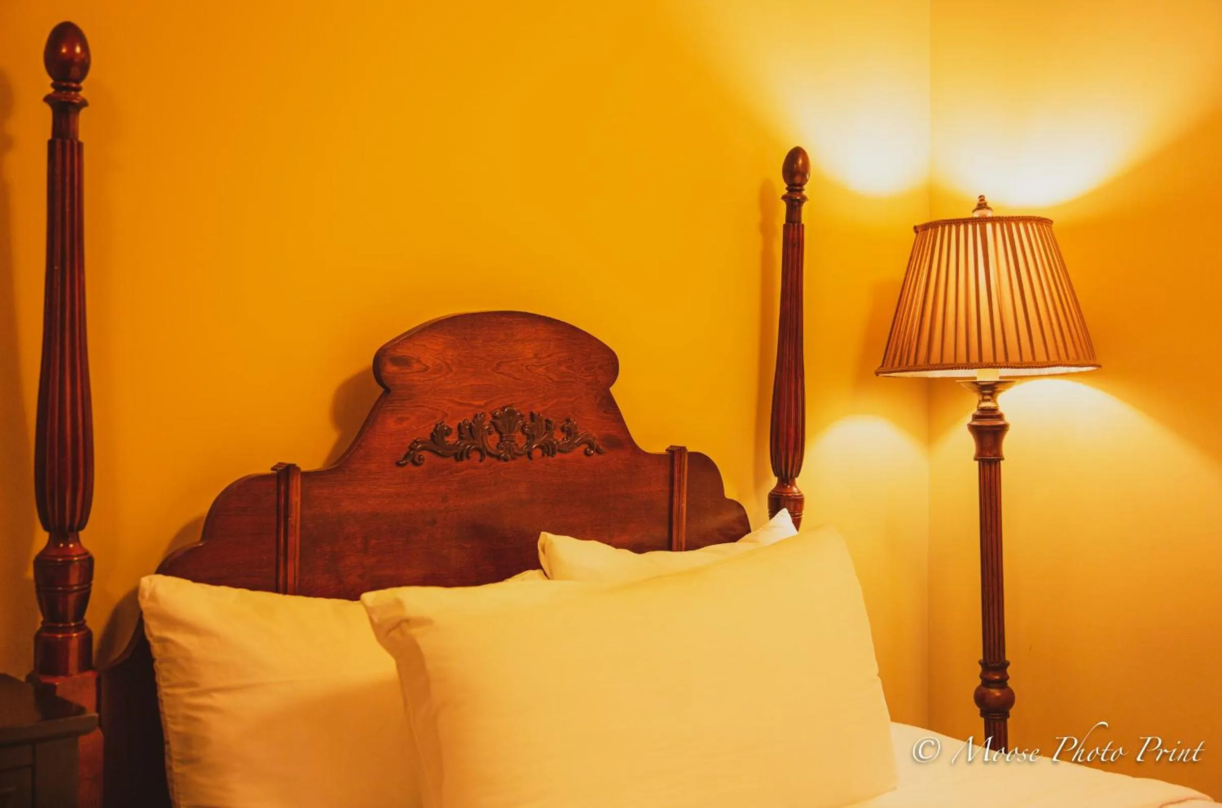 Bed in Grant Hall Hotel