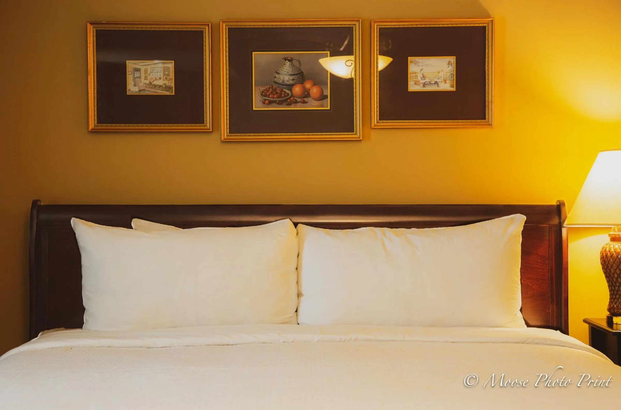 Bed in Grant Hall Hotel