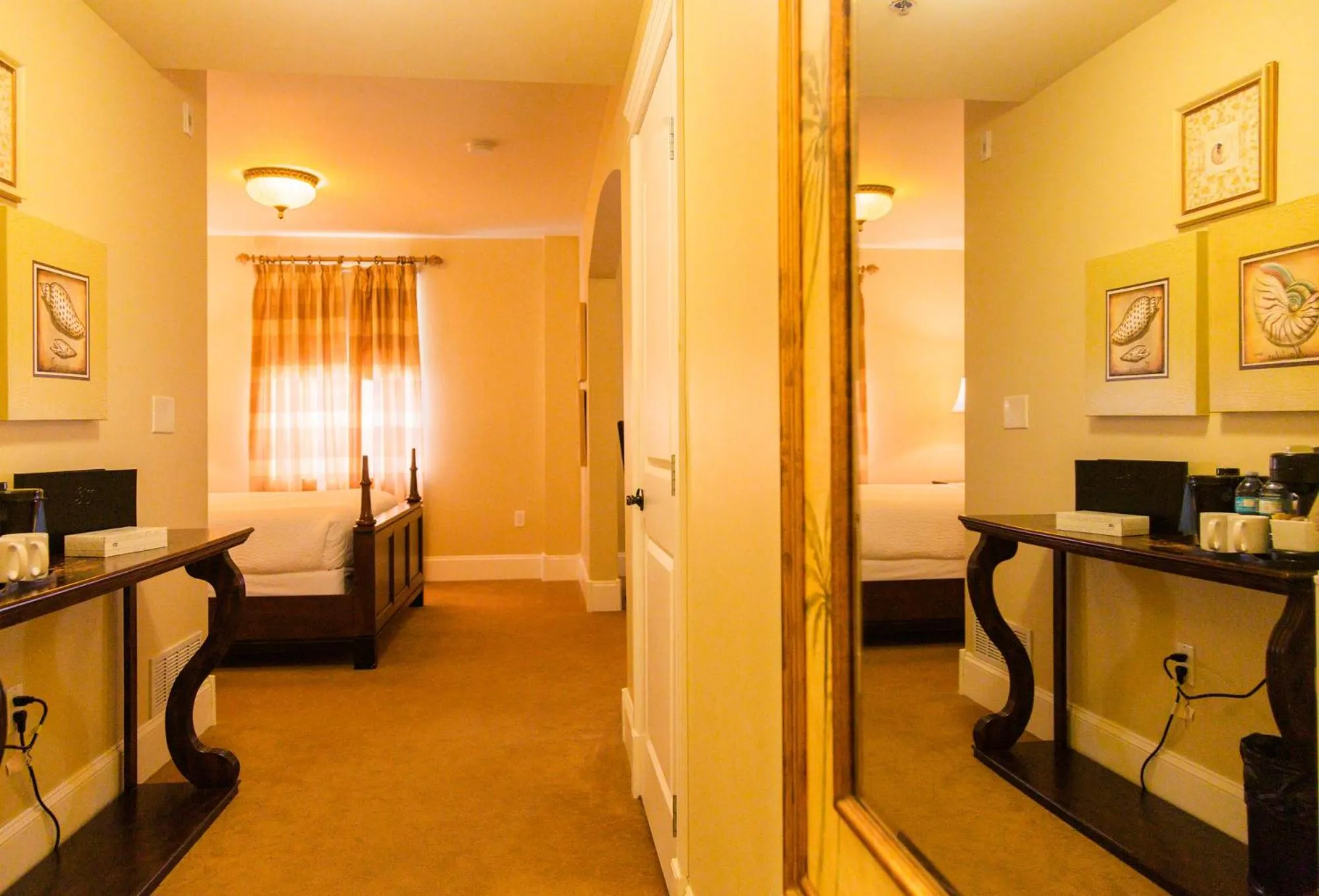 Bedroom in Grant Hall Hotel