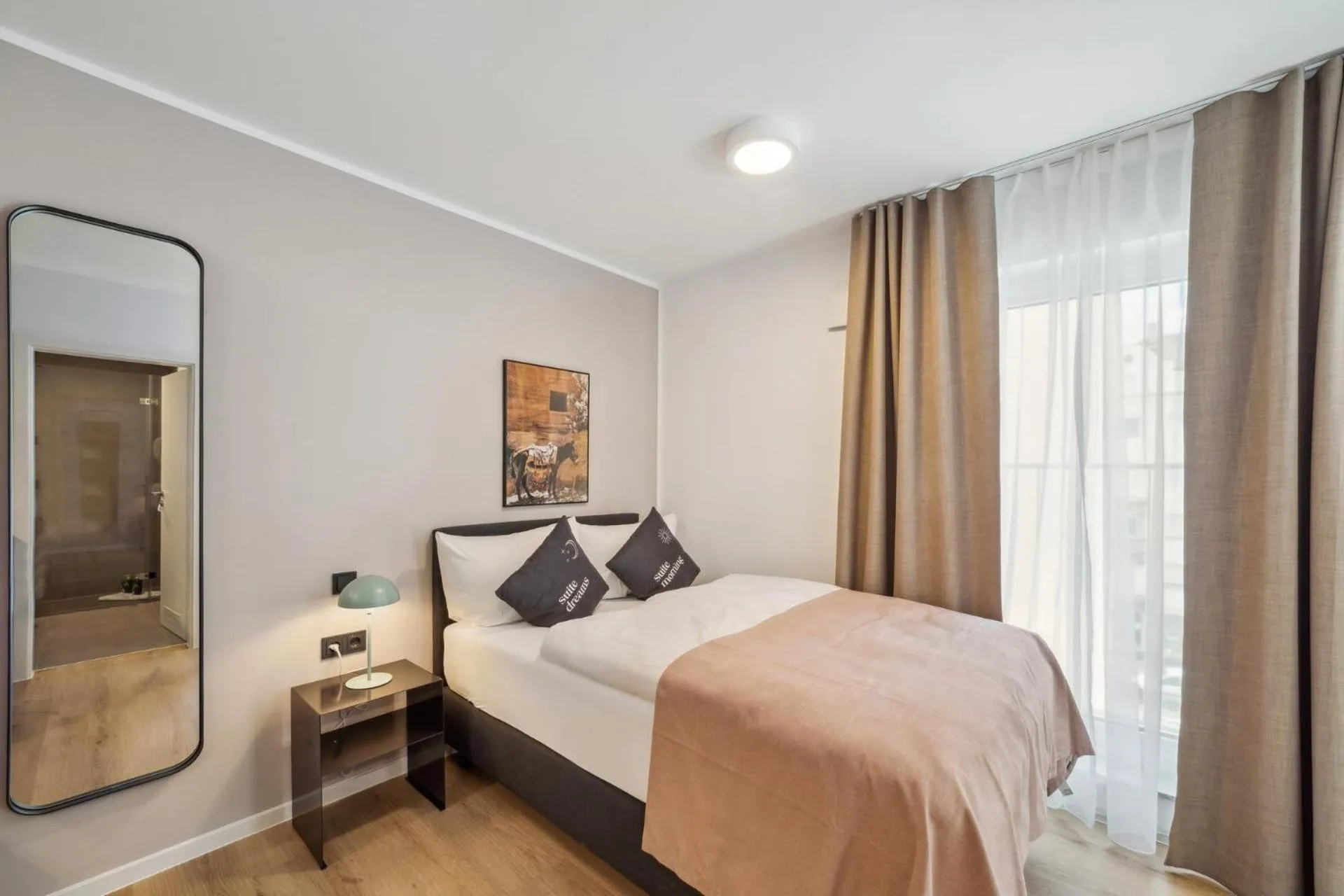 Bed in Limehome Nuremberg Celtisplatz