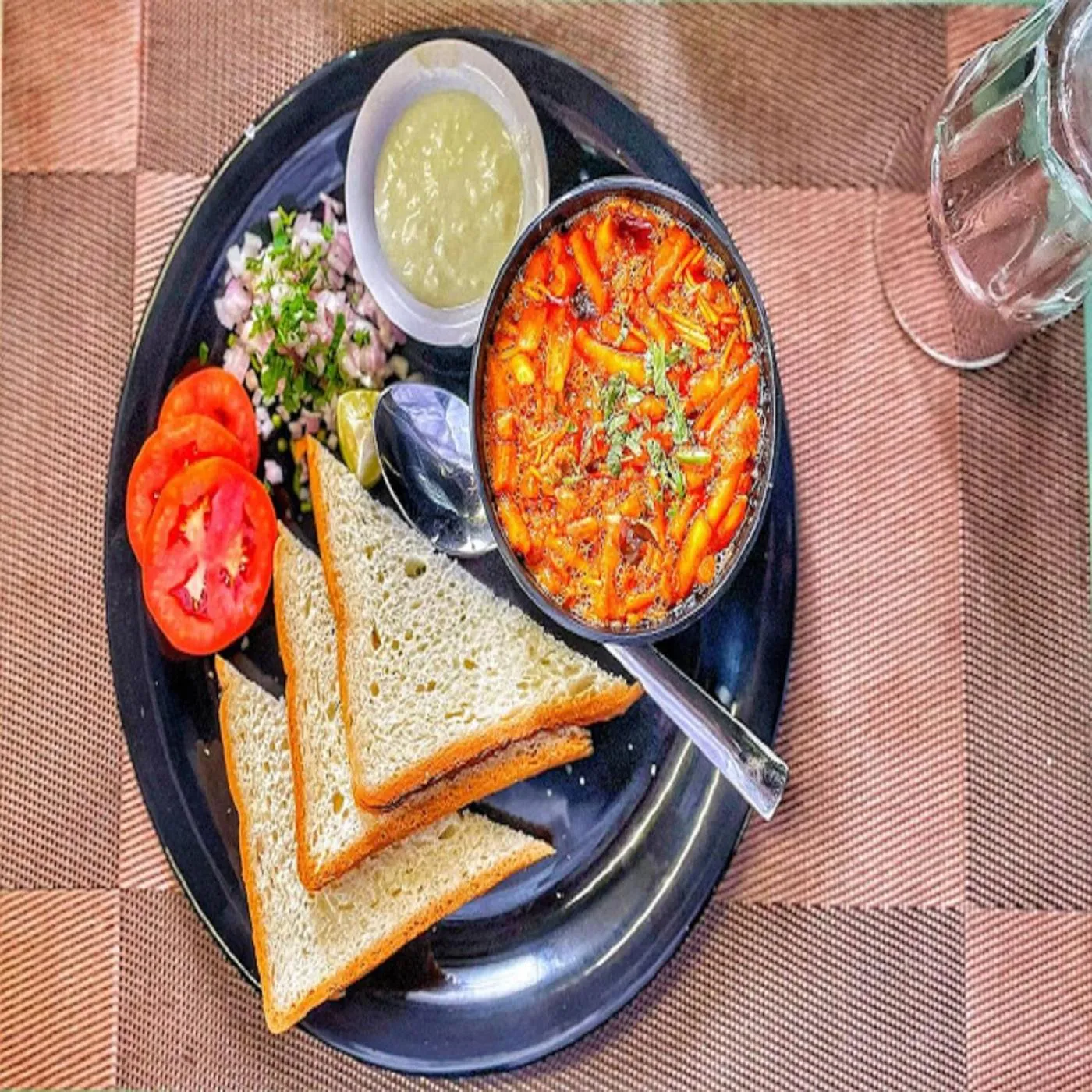 Restaurant/places to eat in Hotel Devgiri Inn and Restaurant