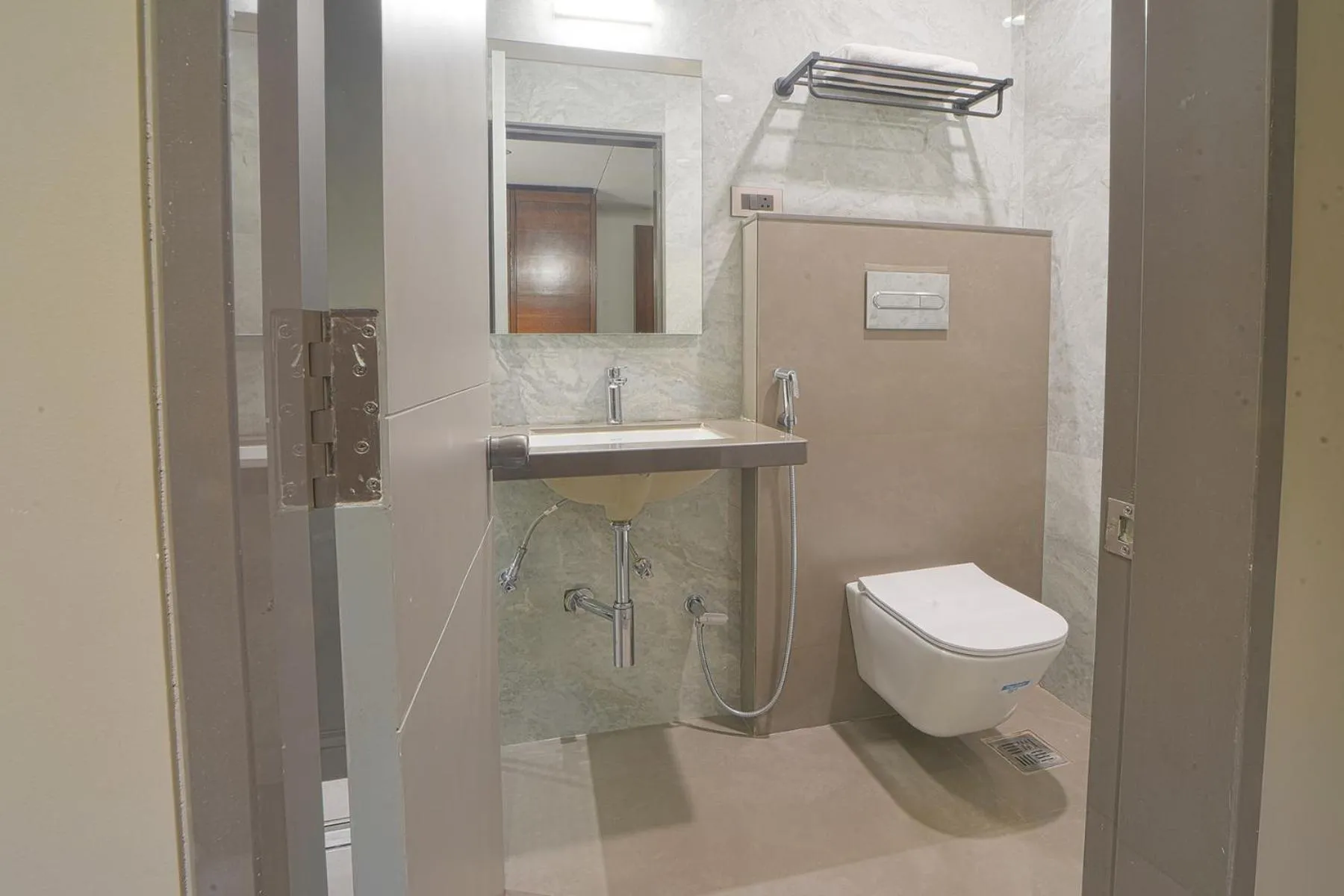 Bathroom in Hotel Devgiri Inn and Restaurant