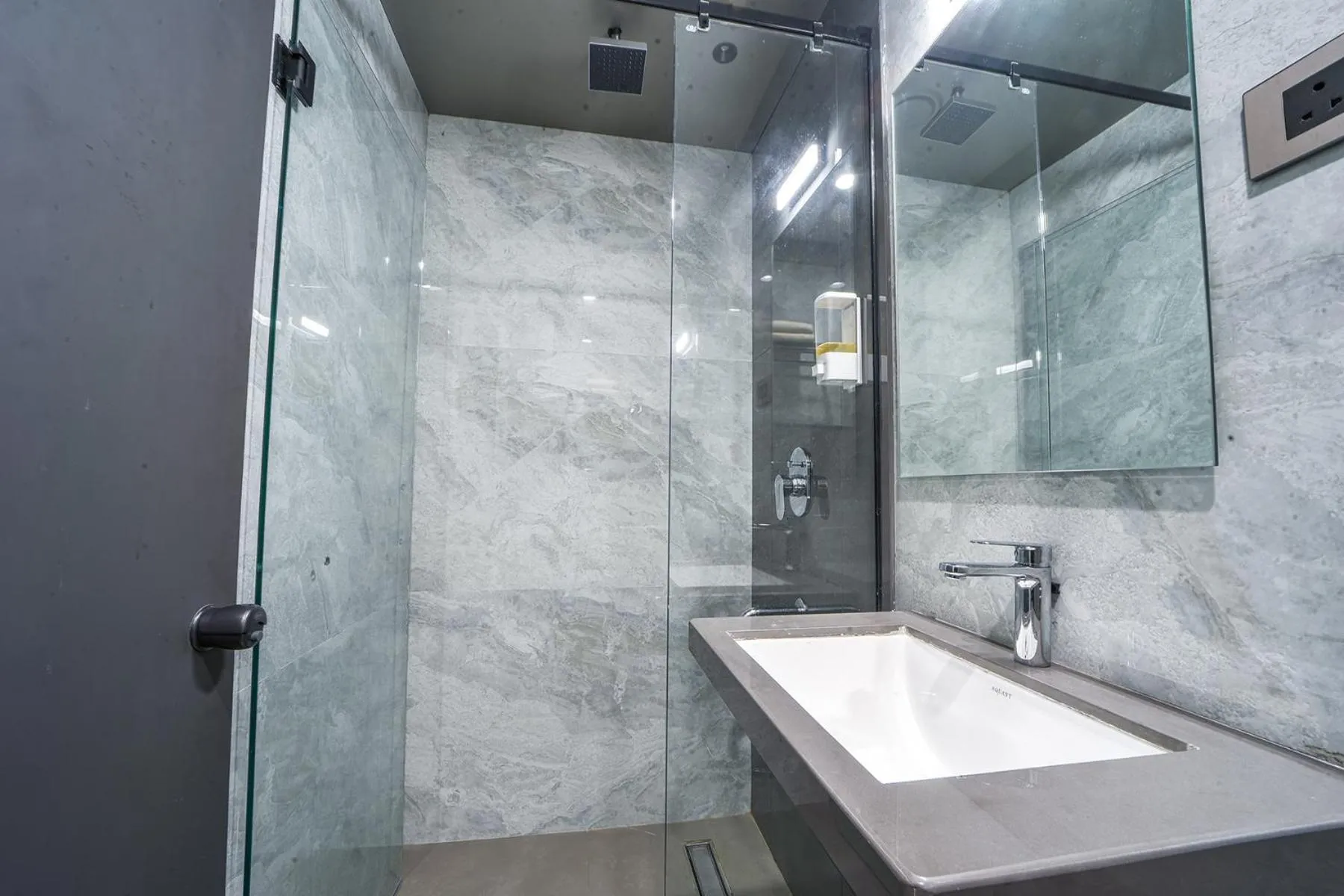 Bathroom in Hotel Devgiri Inn and Restaurant