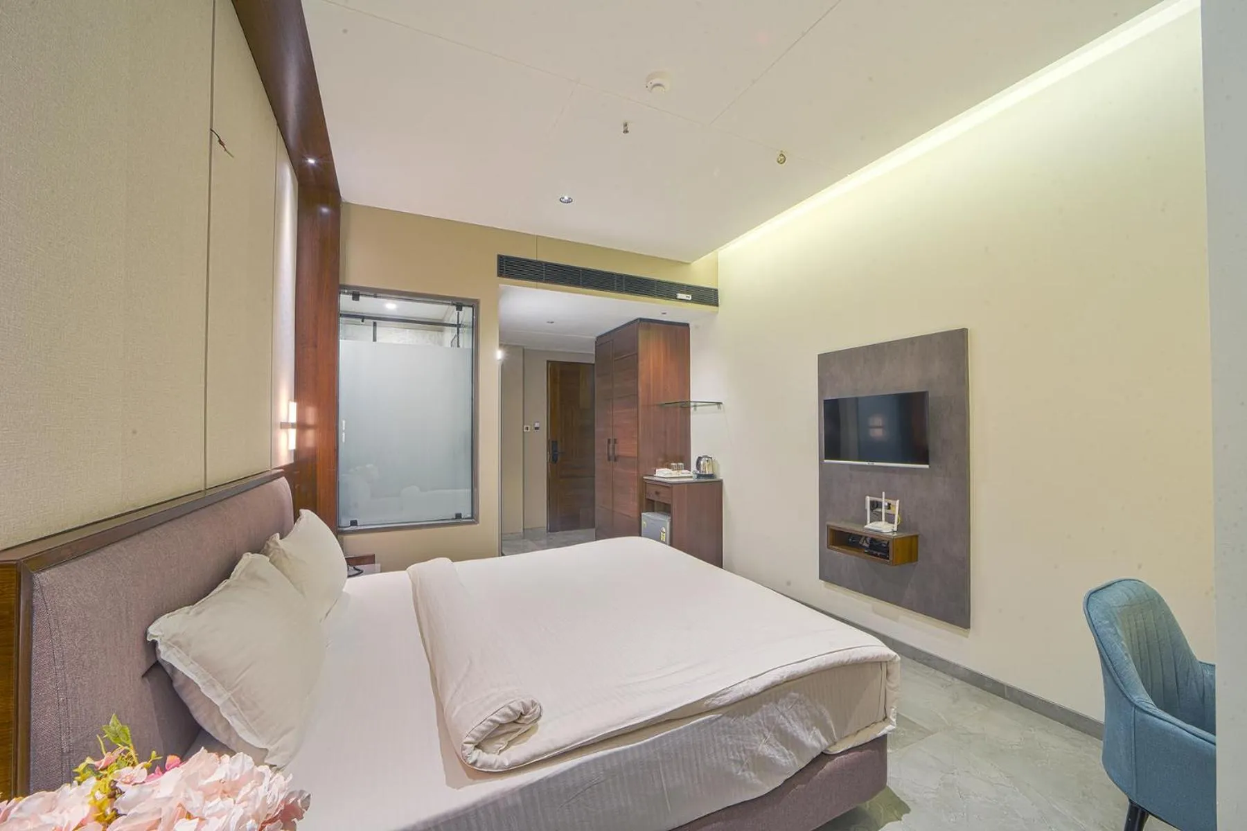 Bed in Hotel Devgiri Inn and Restaurant