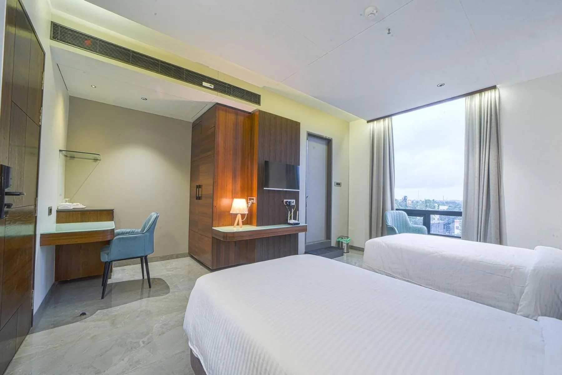 View (from property/room), Bed in Hotel Devgiri Inn and Restaurant