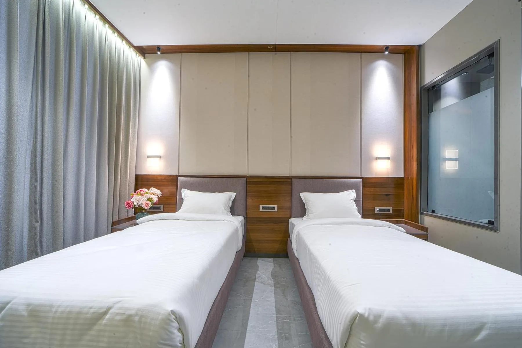 Bed in Hotel Devgiri Inn and Restaurant