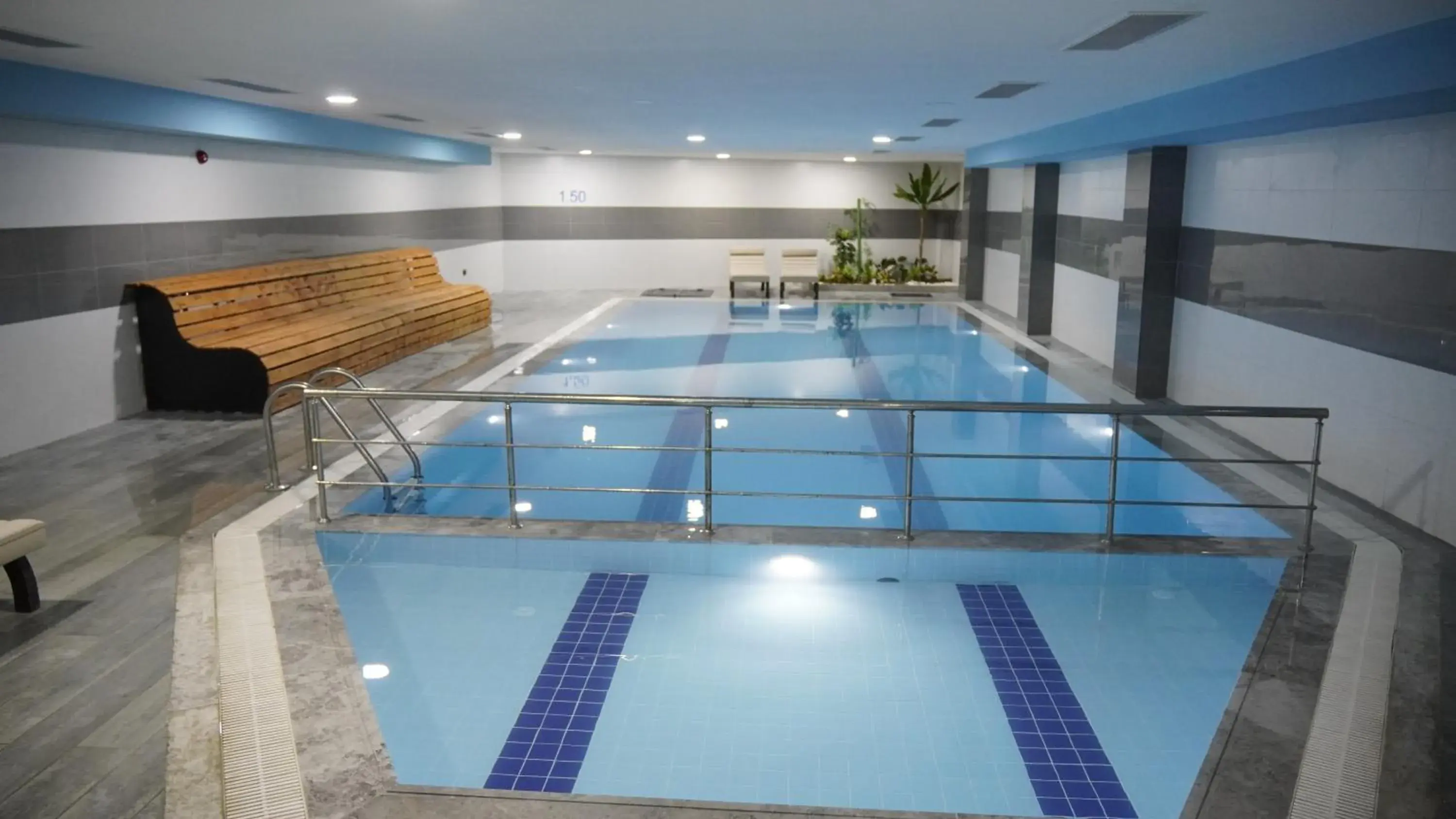 Swimming pool in Ramada Plaza By Wyndham Batman Swimming pool in Ramada Plaza By Wyndham Batman