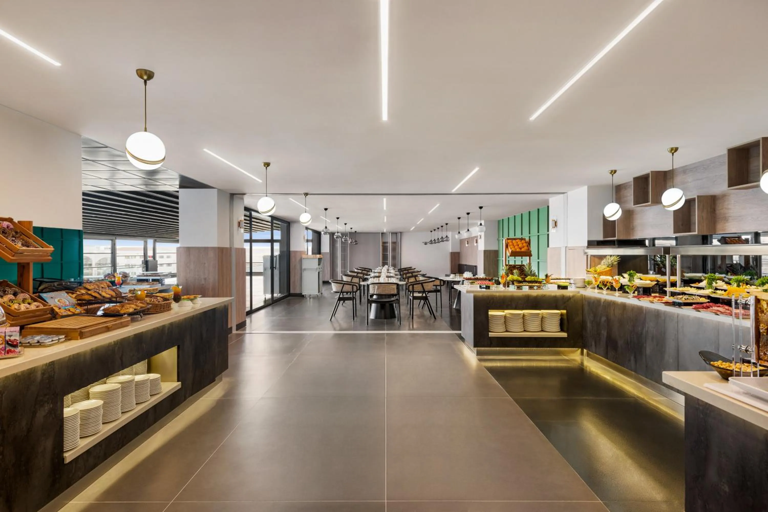 Restaurant/places to eat in Ramada Plaza By Wyndham Batman