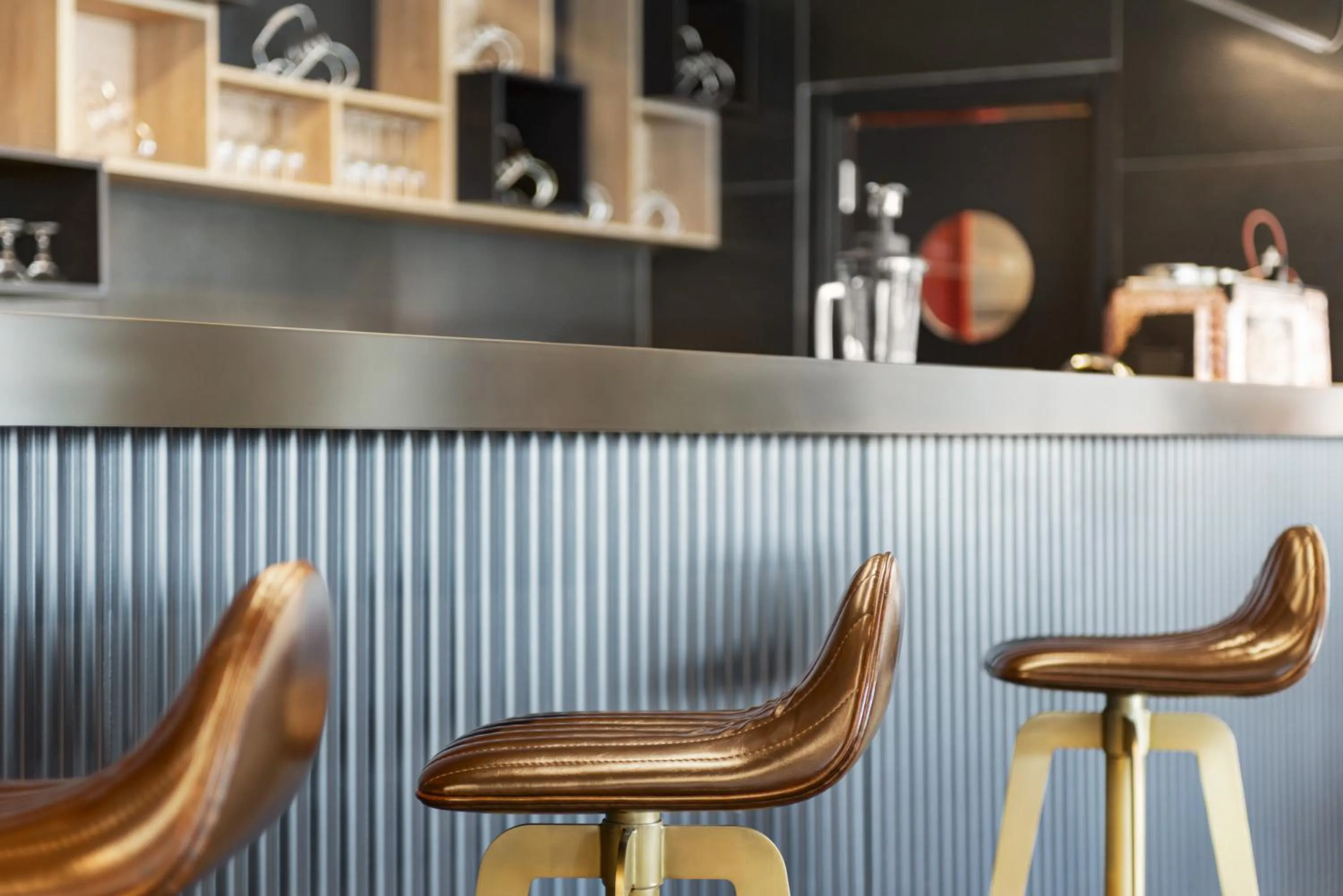 Lounge or bar in Ramada Plaza By Wyndham Batman