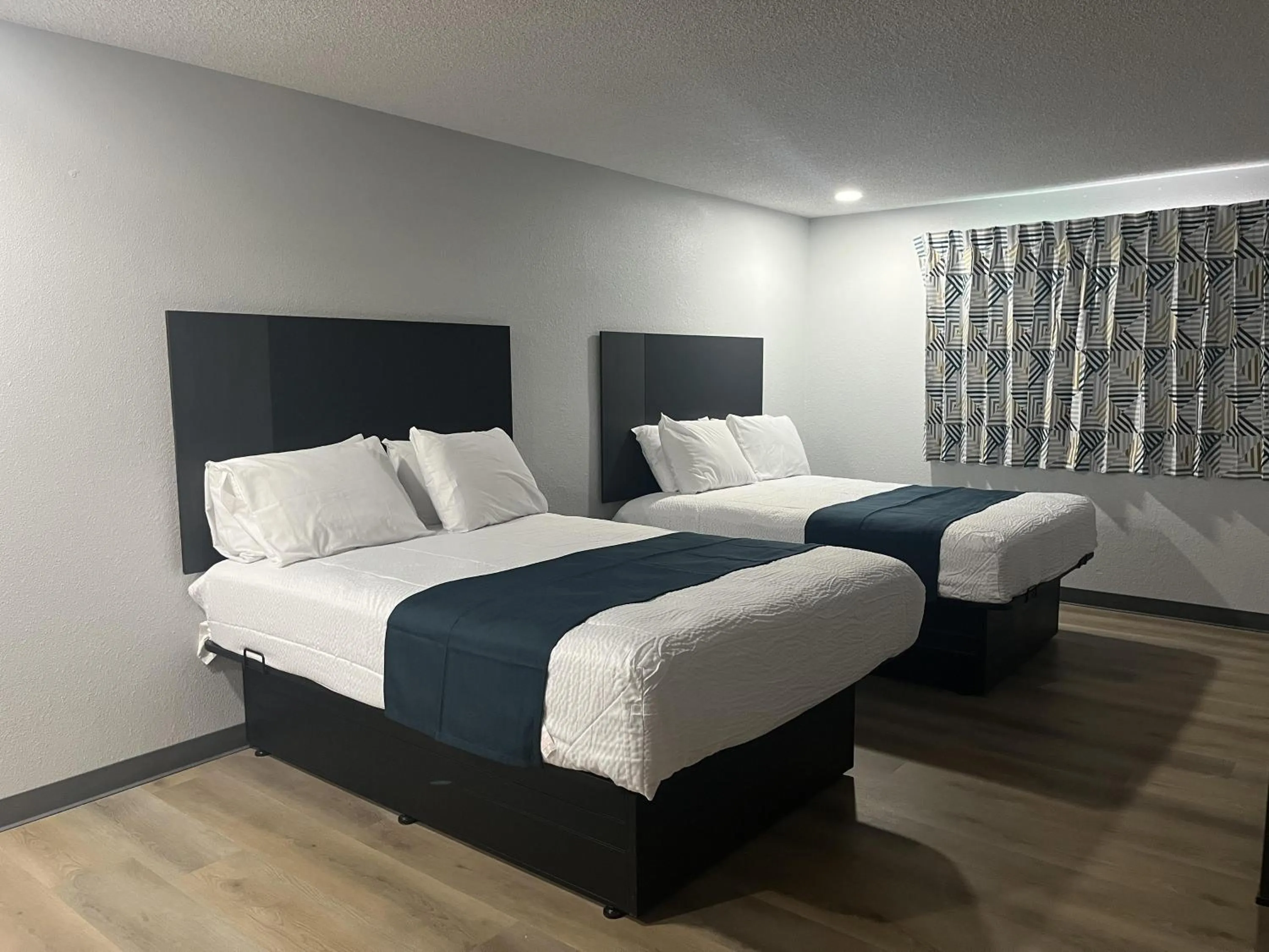 Bed in Motel 6 - Las Vegas, NV – Downtown Fremont St Experience
