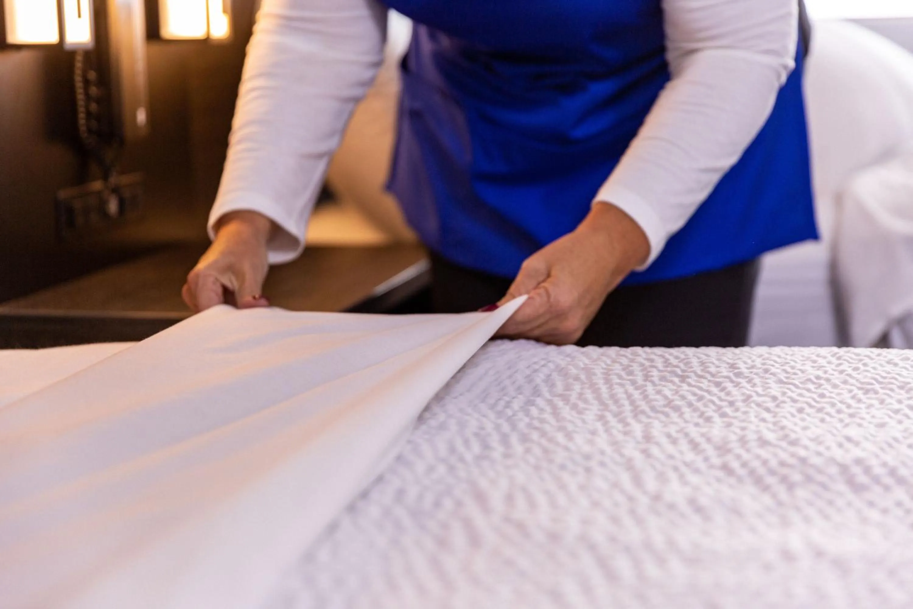 Staff, Bed in Motel 6 - Las Vegas, NV – Downtown Fremont St Experience