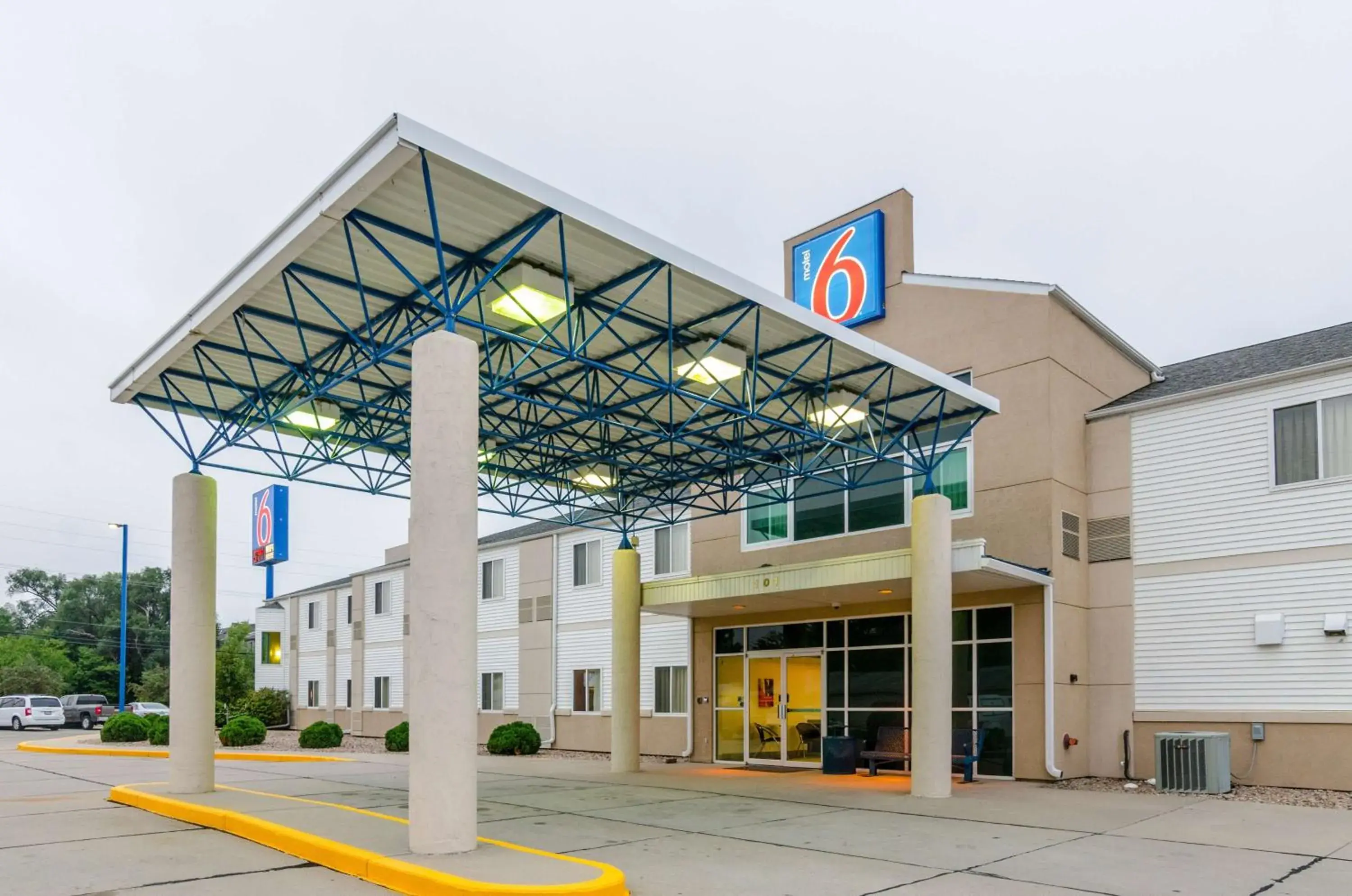 Property building in Motel 6-Kearney, NE Property building in Motel 6-Kearney, NE