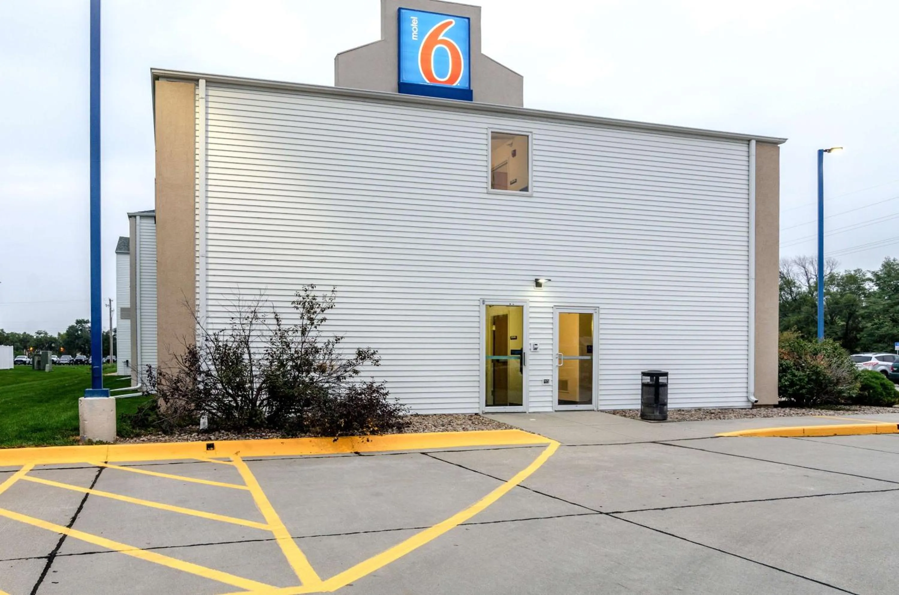 Property building in Motel 6-Kearney, NE