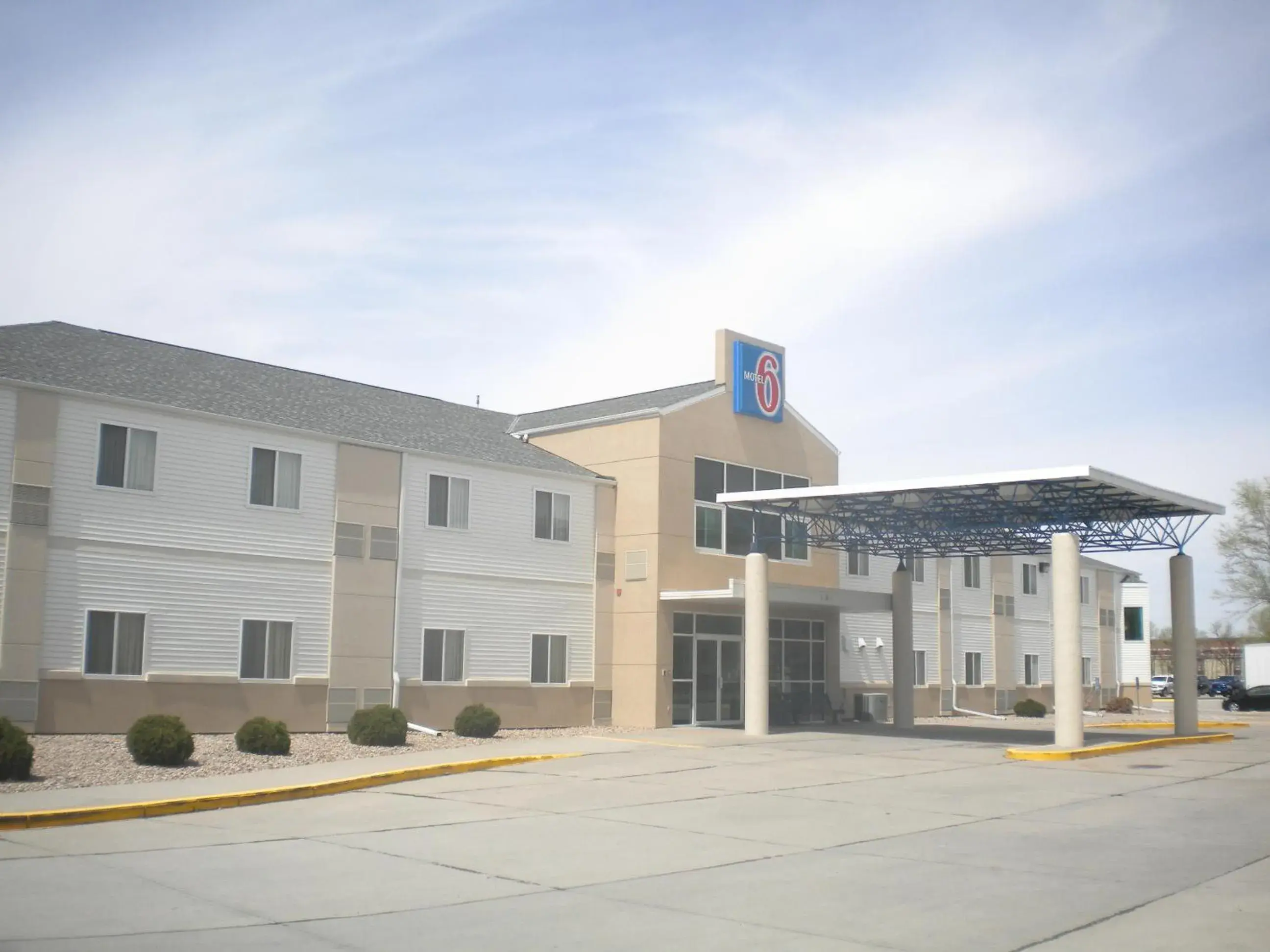 Property building in Motel 6-Kearney, NE Property building in Motel 6-Kearney, NE