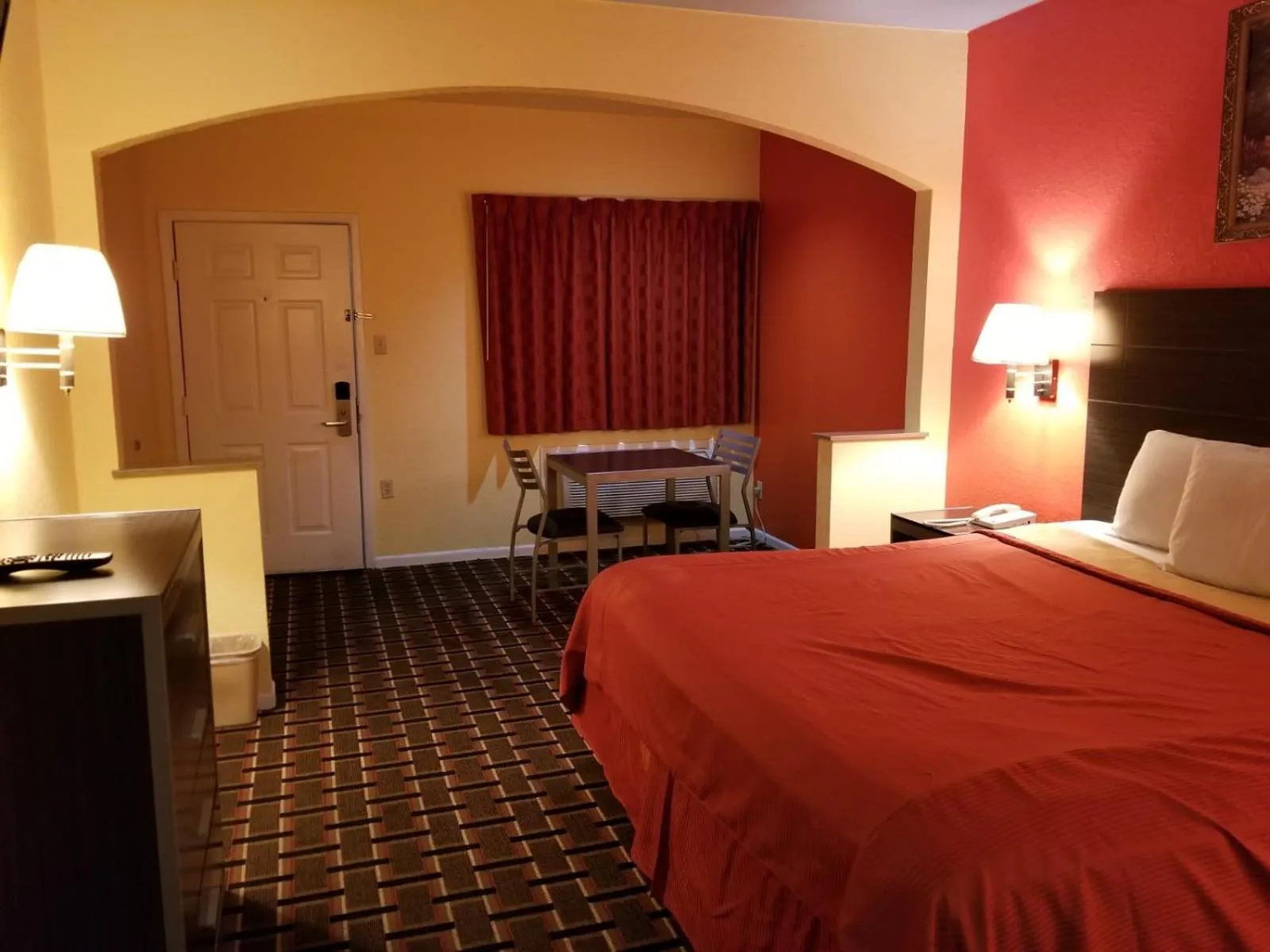 Photo of the whole room, Bed in Texan Inn & Suites