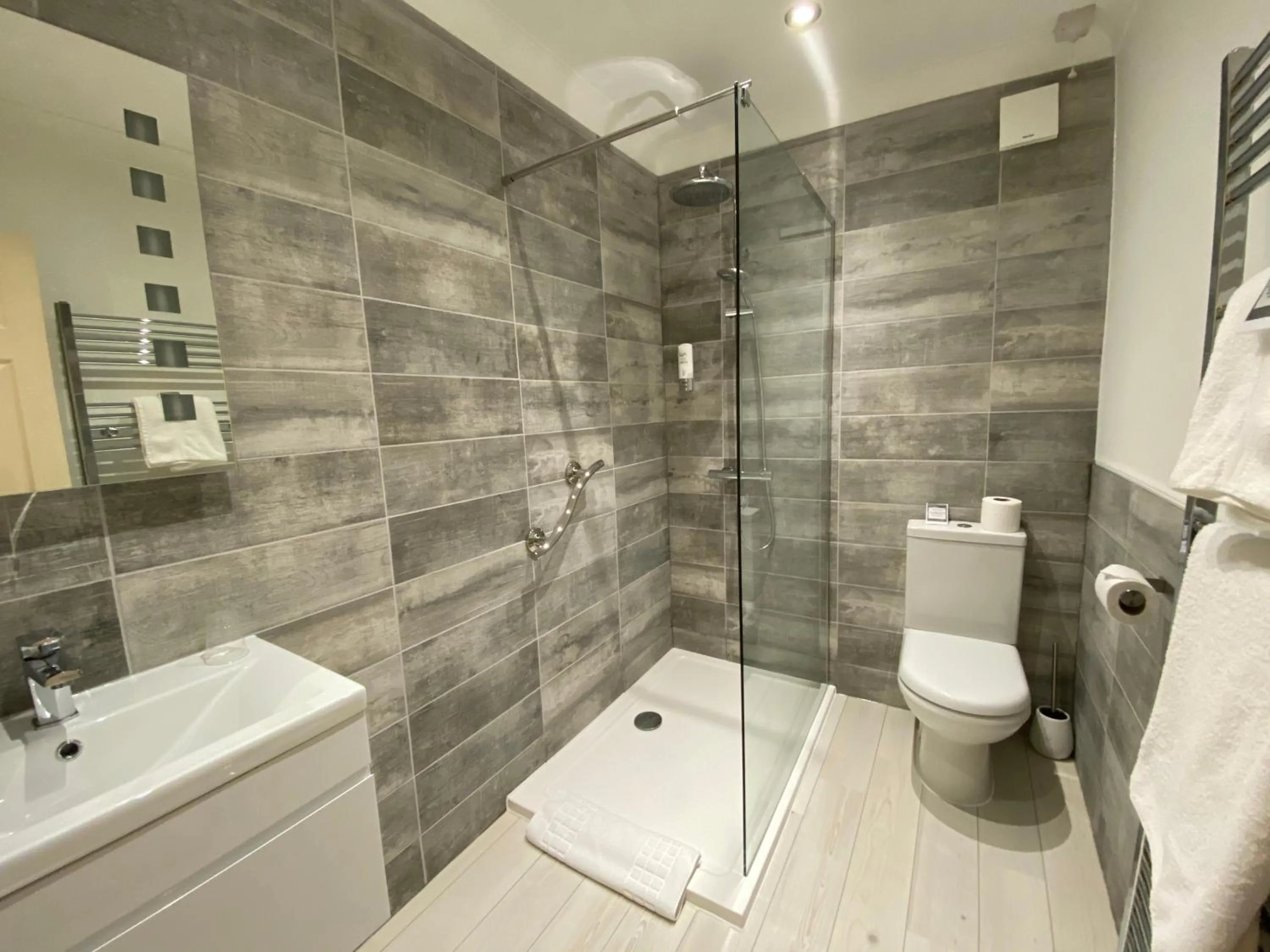 Shower in Camelia Hotel