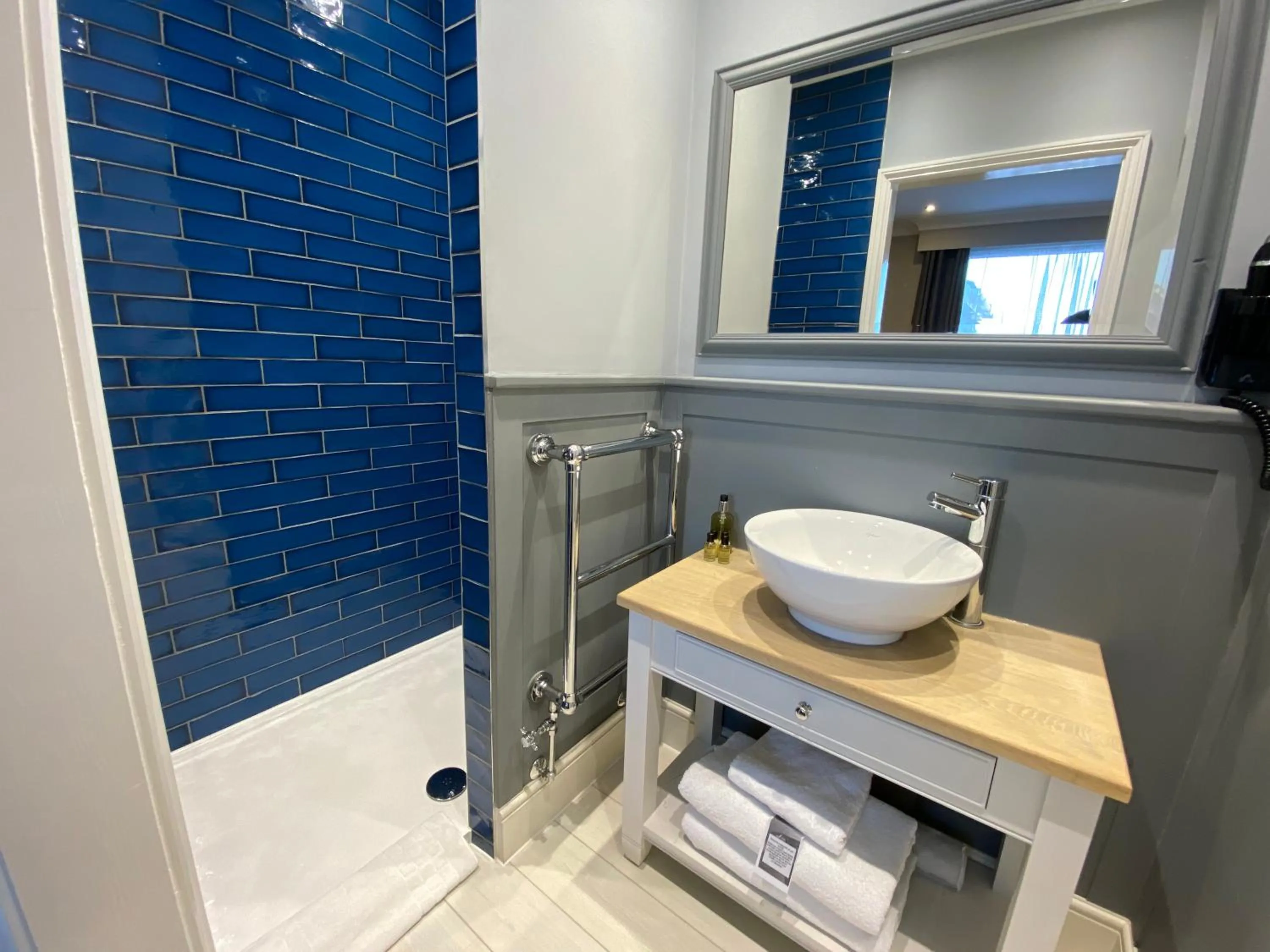 Shower in Camelia Hotel