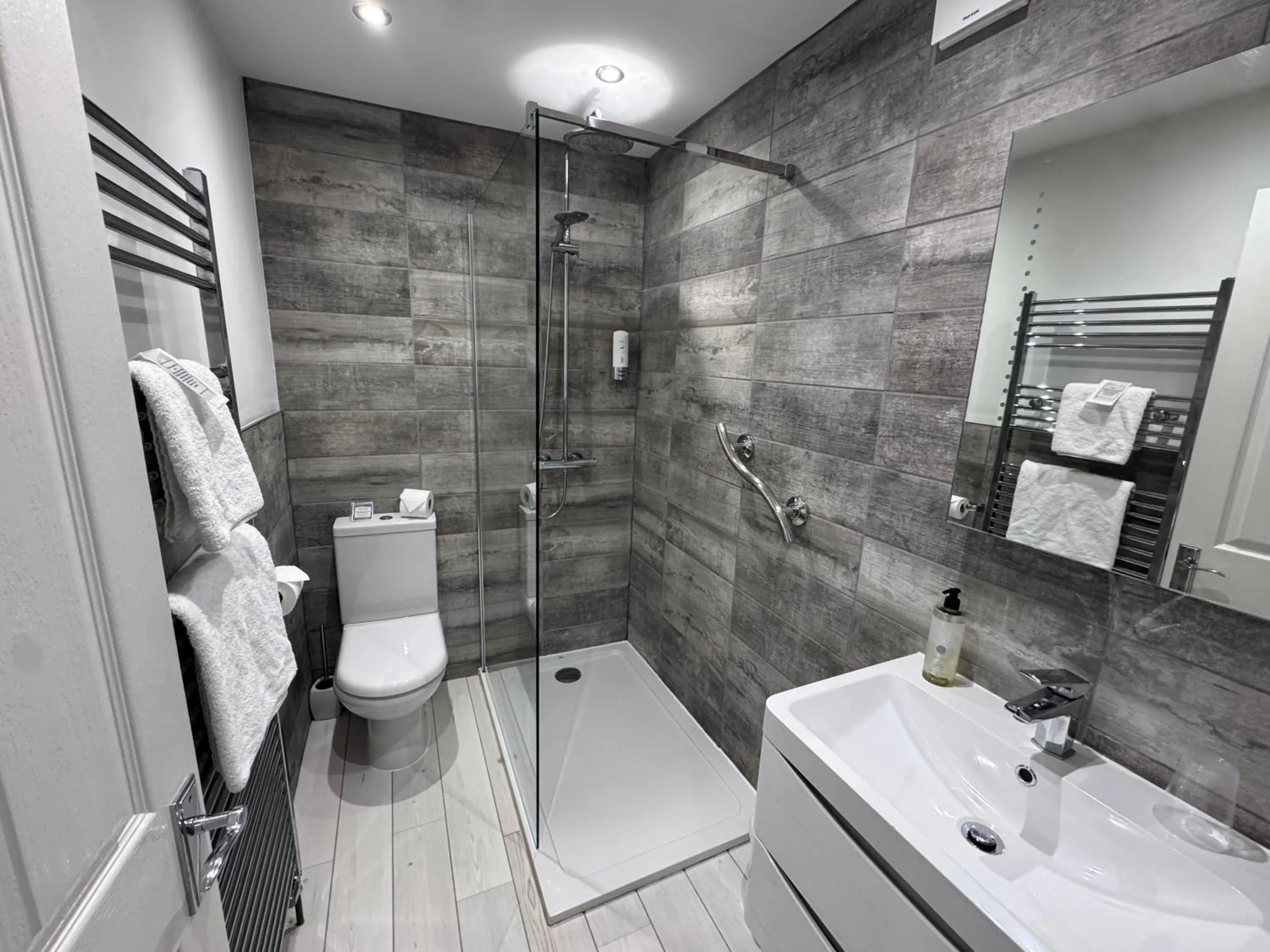 Bathroom in Camelia Hotel