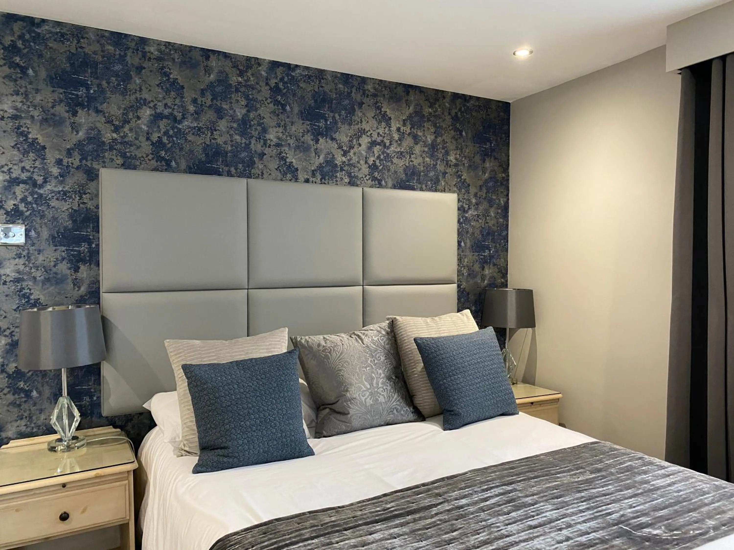 Bed in Camelia Hotel