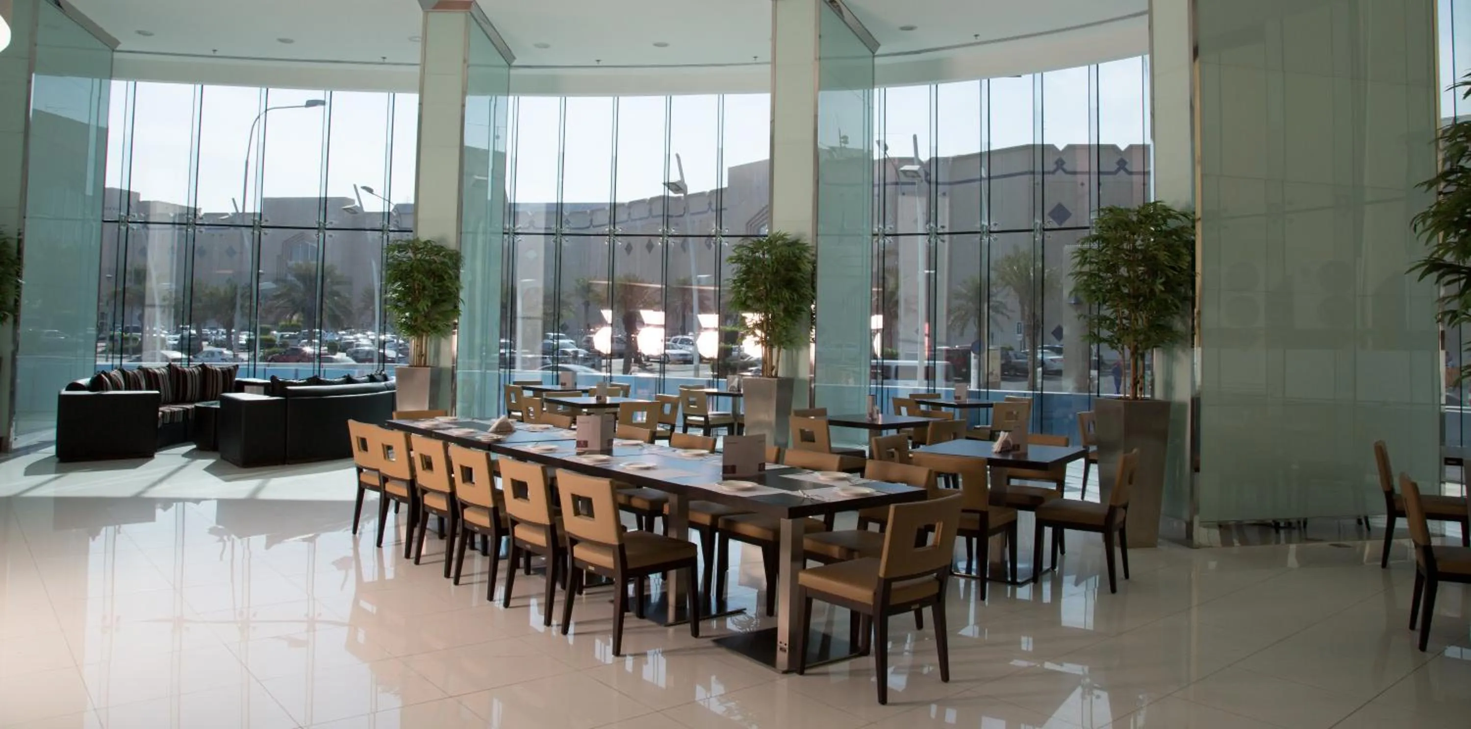 Restaurant/places to eat in Grand Mayral Hotel