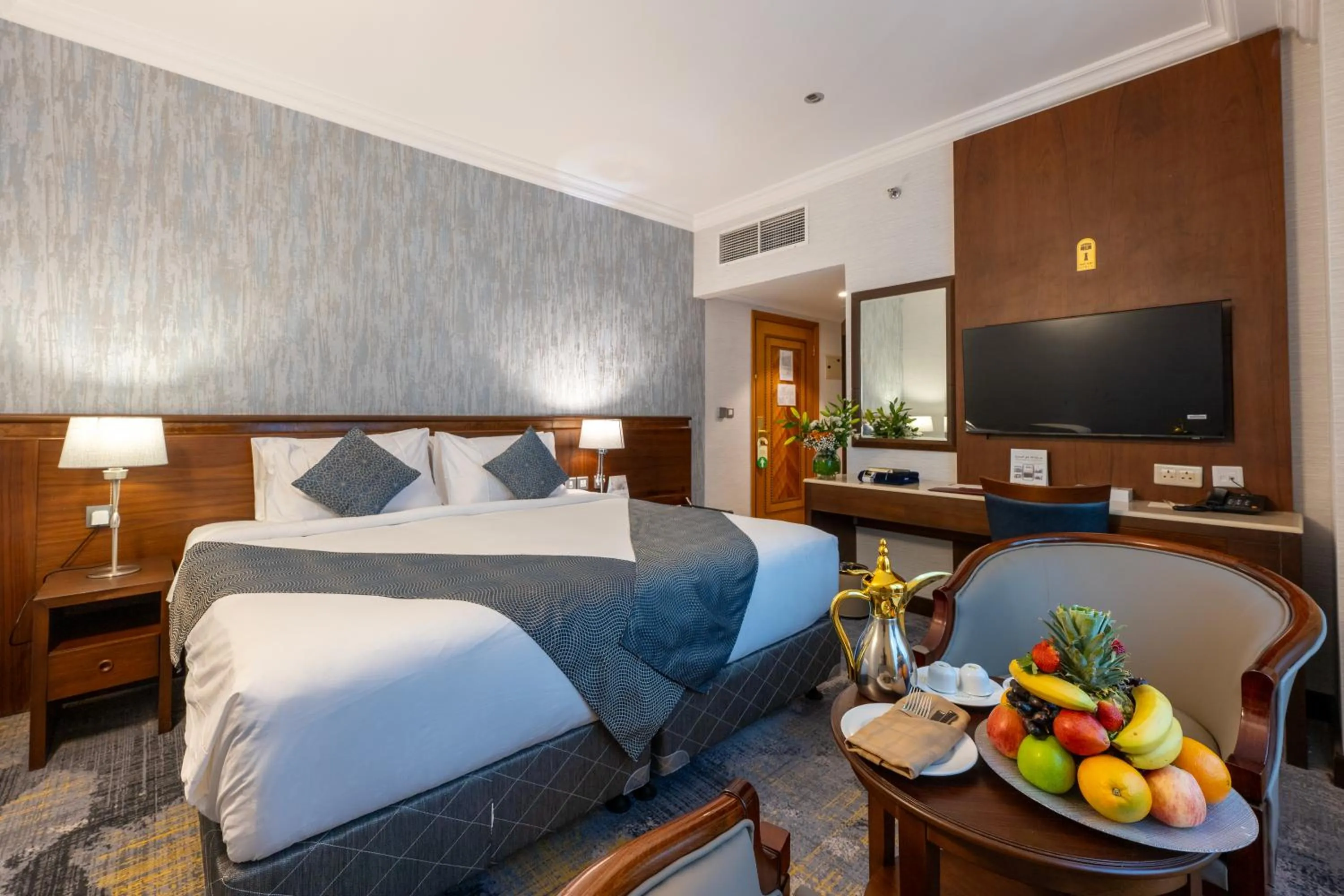 Bed in فندق نزل رويال Nozol Royal Hotel