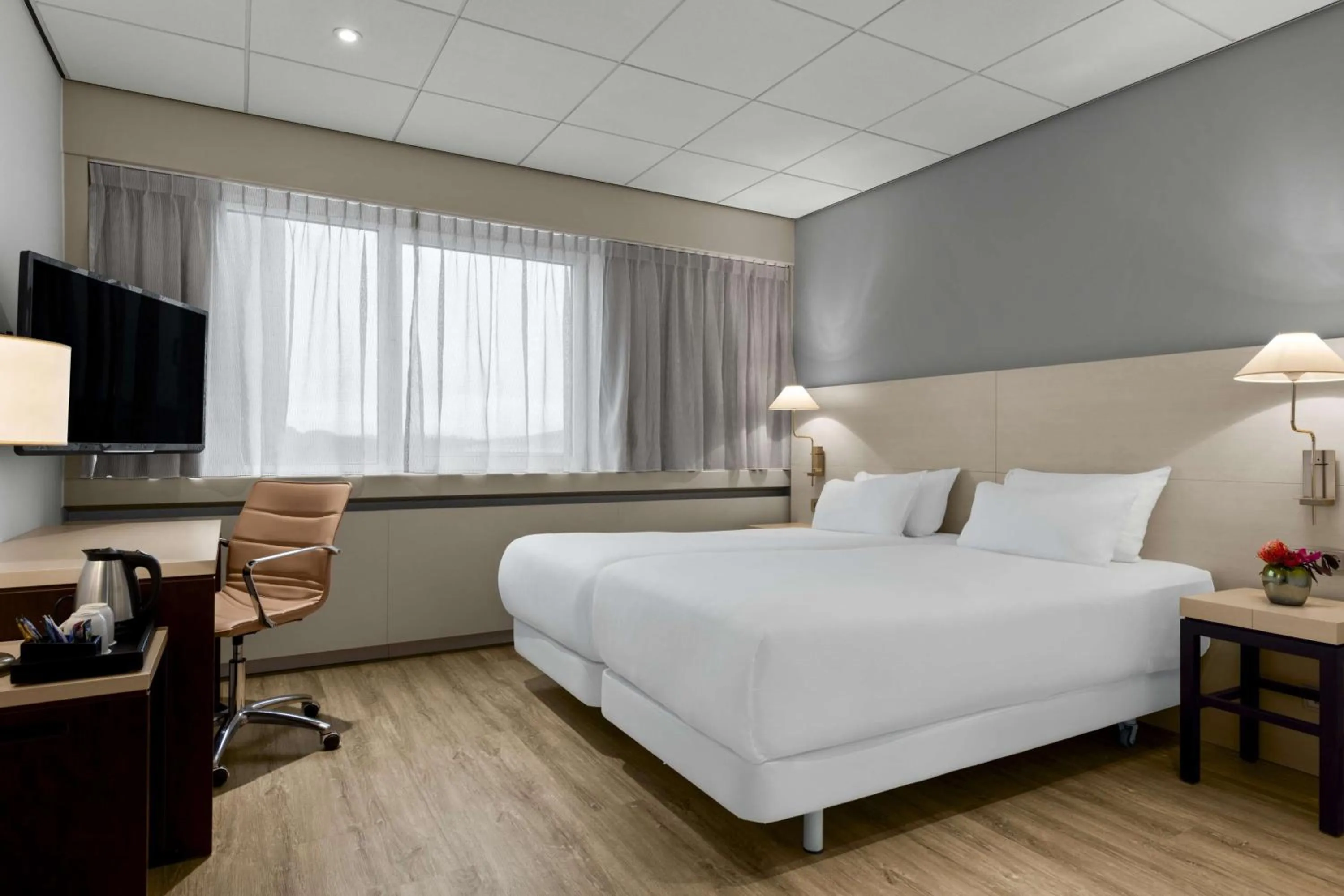 Bedroom, Bed in NH Noordwijk Conference Centre Leeuwenhorst