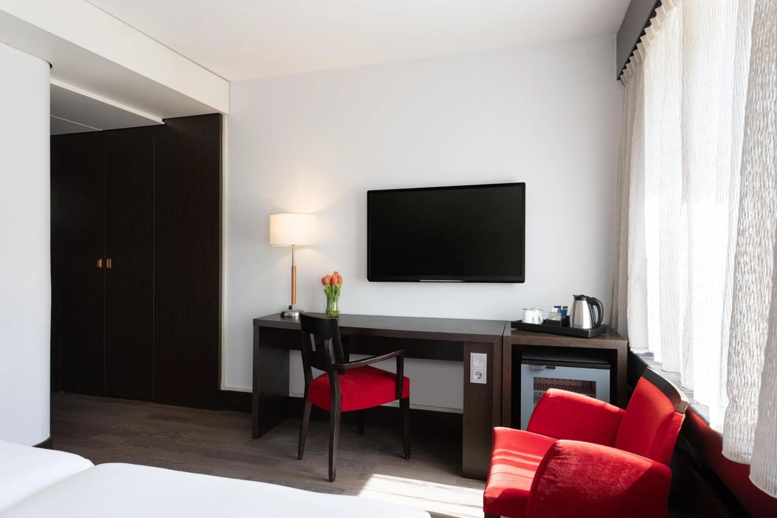 Bedroom, Bed in NH Noordwijk Conference Centre Leeuwenhorst