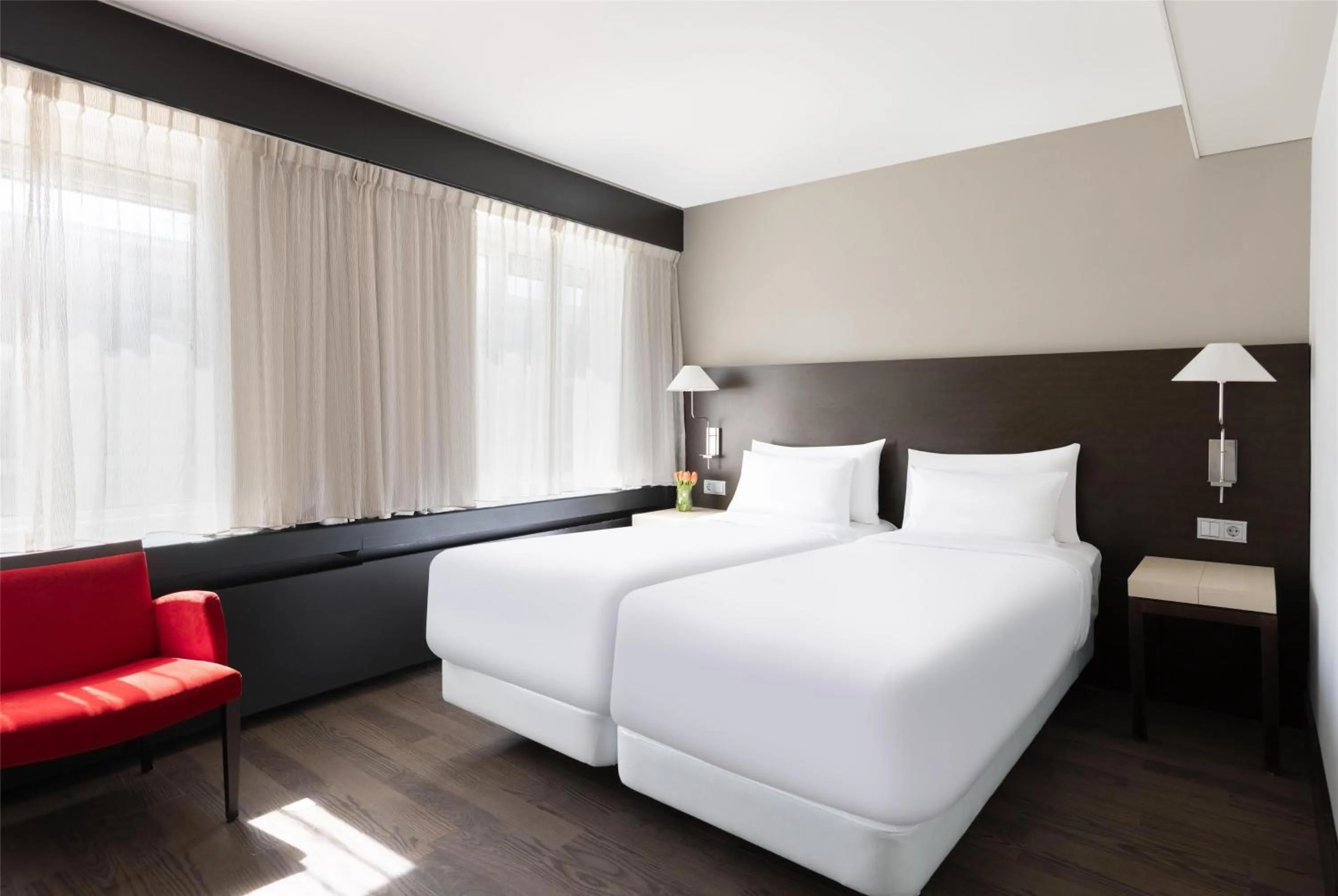 Bedroom, Bed in NH Noordwijk Conference Centre Leeuwenhorst