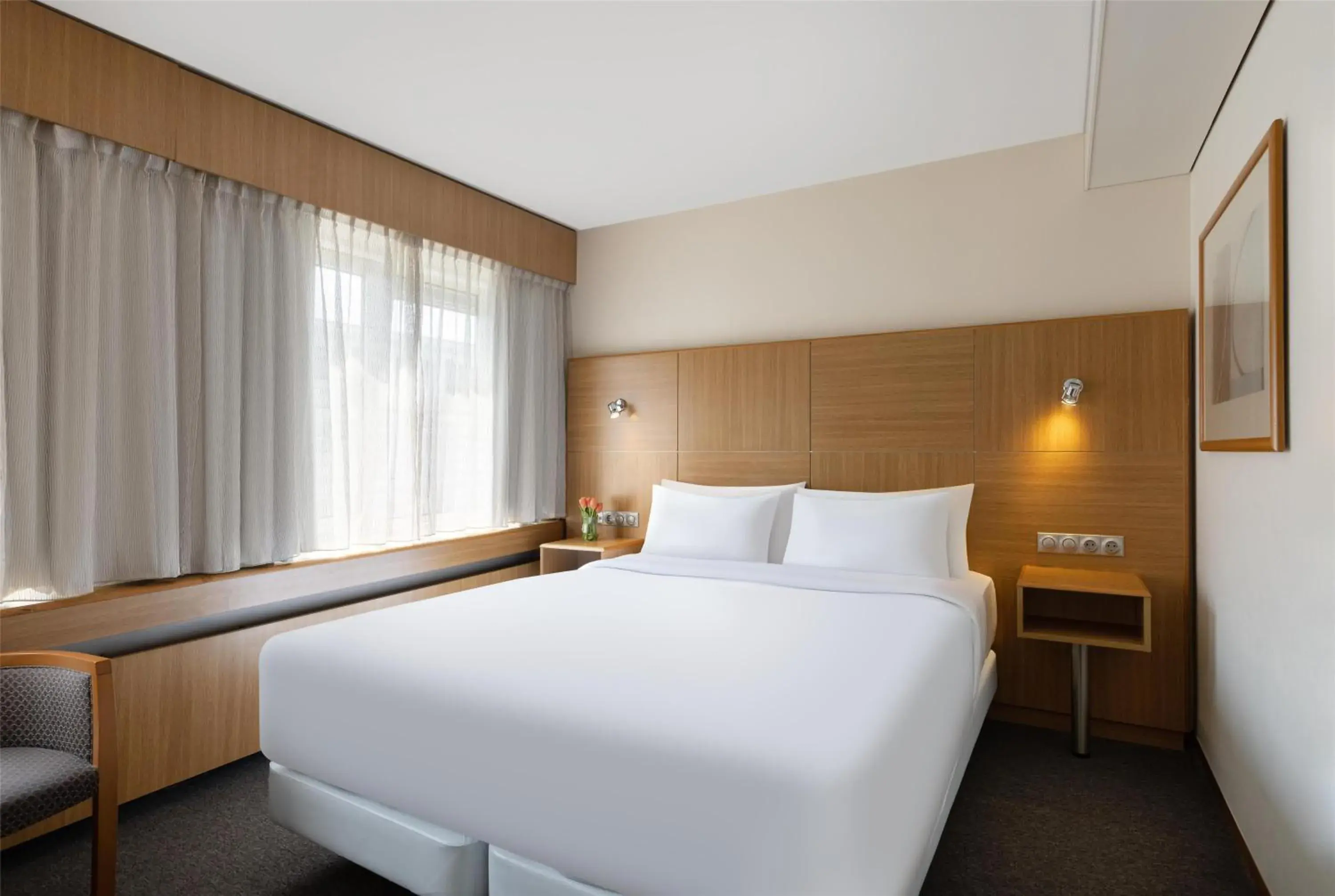 Bedroom, Bed in NH Noordwijk Conference Centre Leeuwenhorst Bedroom, Bed in NH Noordwijk Conference Centre Leeuwenhorst