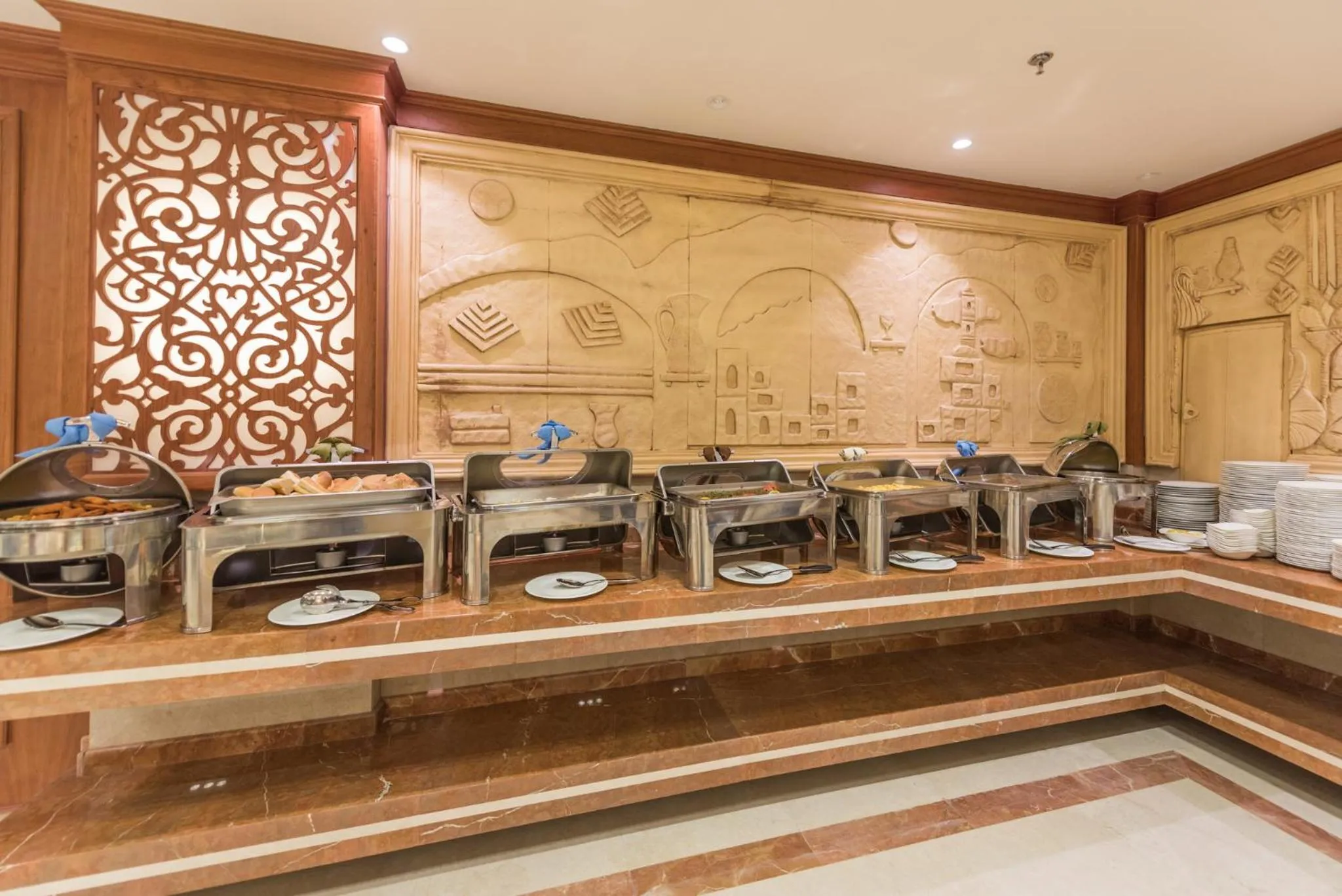 Restaurant/places to eat in Nusk Al Madinah
