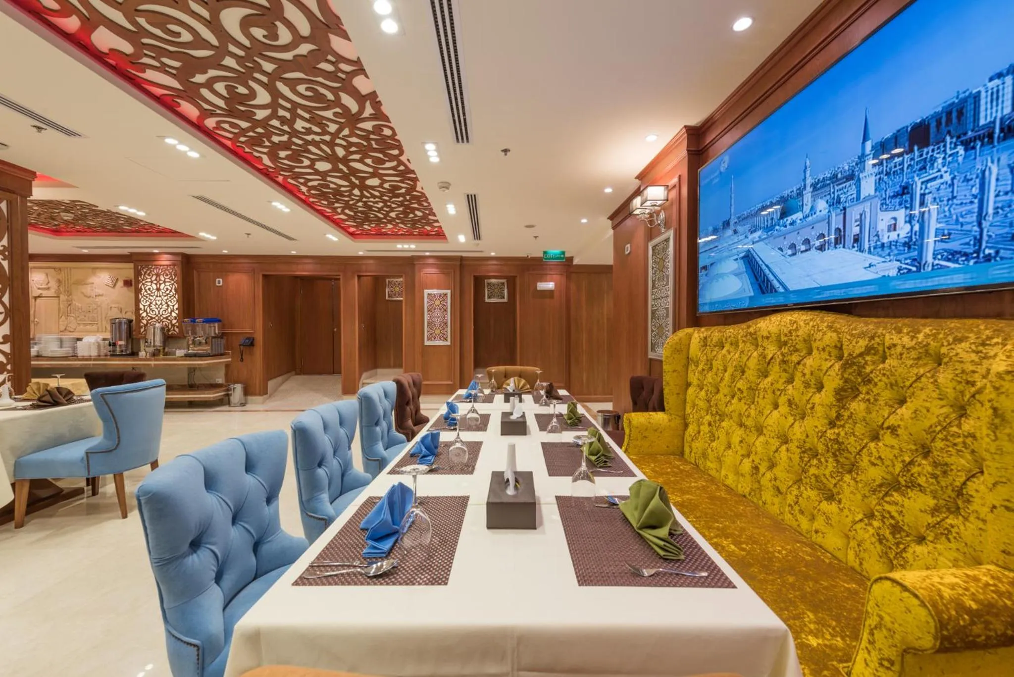 Restaurant/places to eat in Nusk Al Madinah