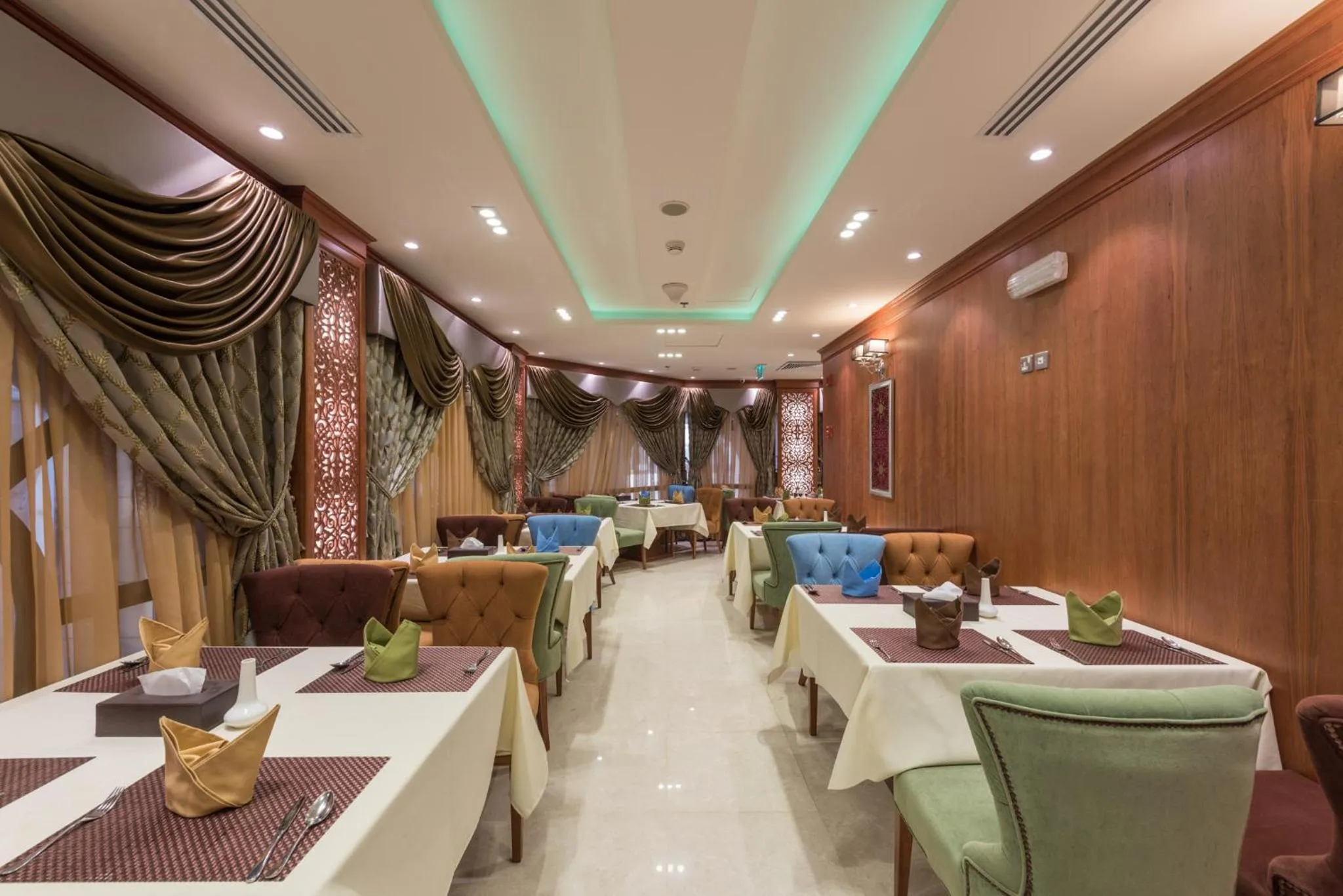 Restaurant/places to eat in Nusk Al Madinah