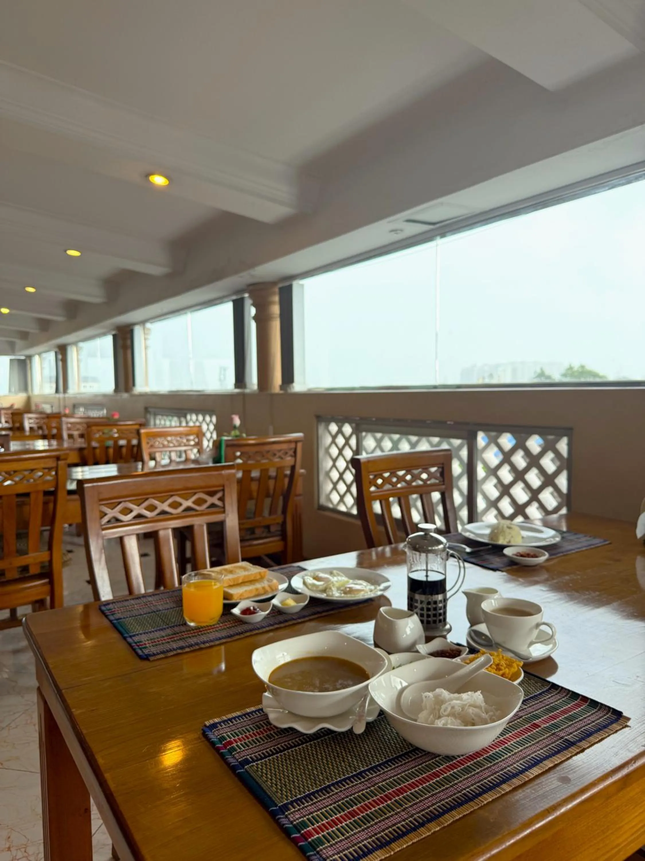 Breakfast in Grand Laurel Hotel