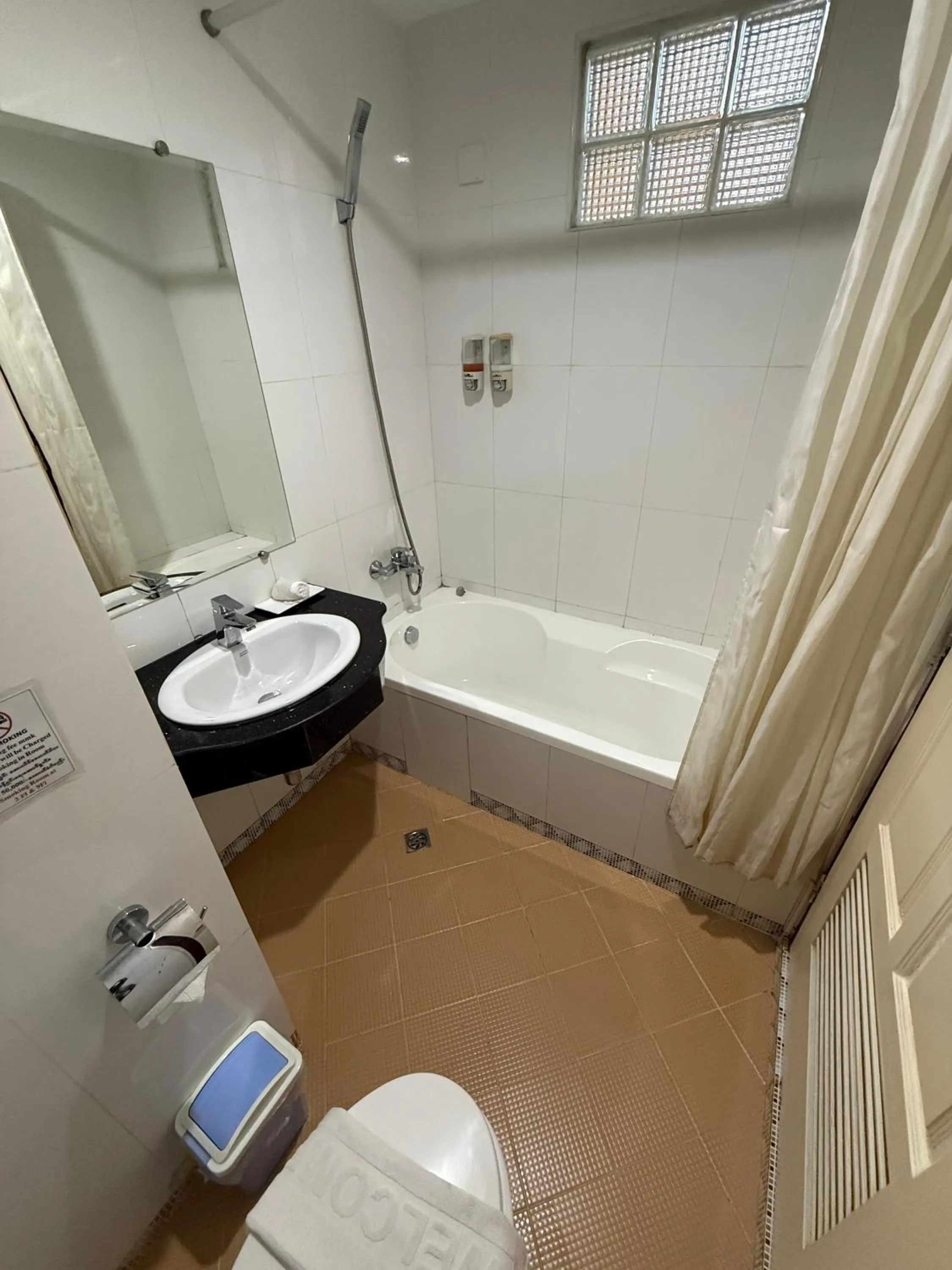 Bath in Grand Laurel Hotel