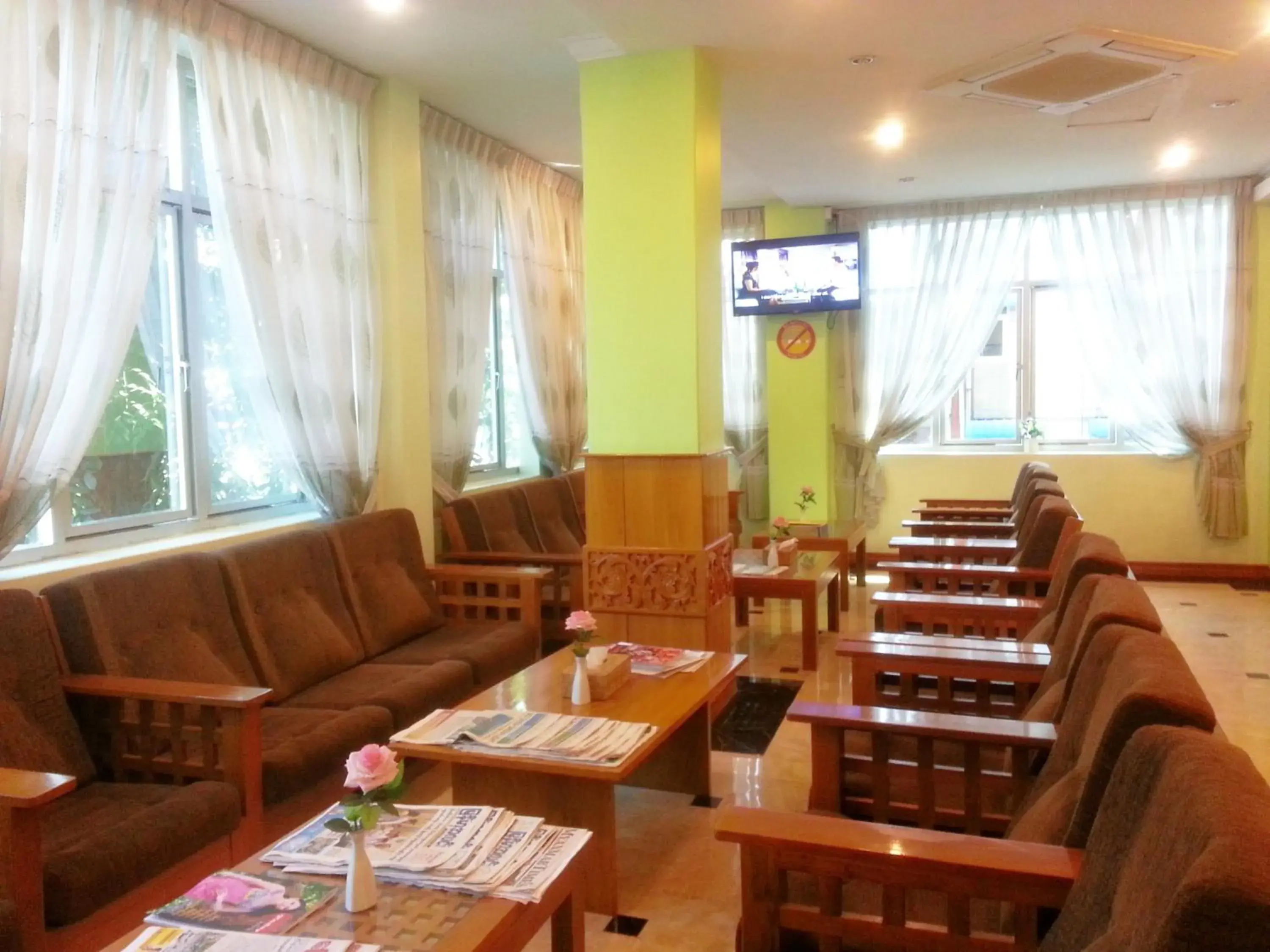 Lobby or reception in Grand Laurel Hotel Lobby or reception in Grand Laurel Hotel