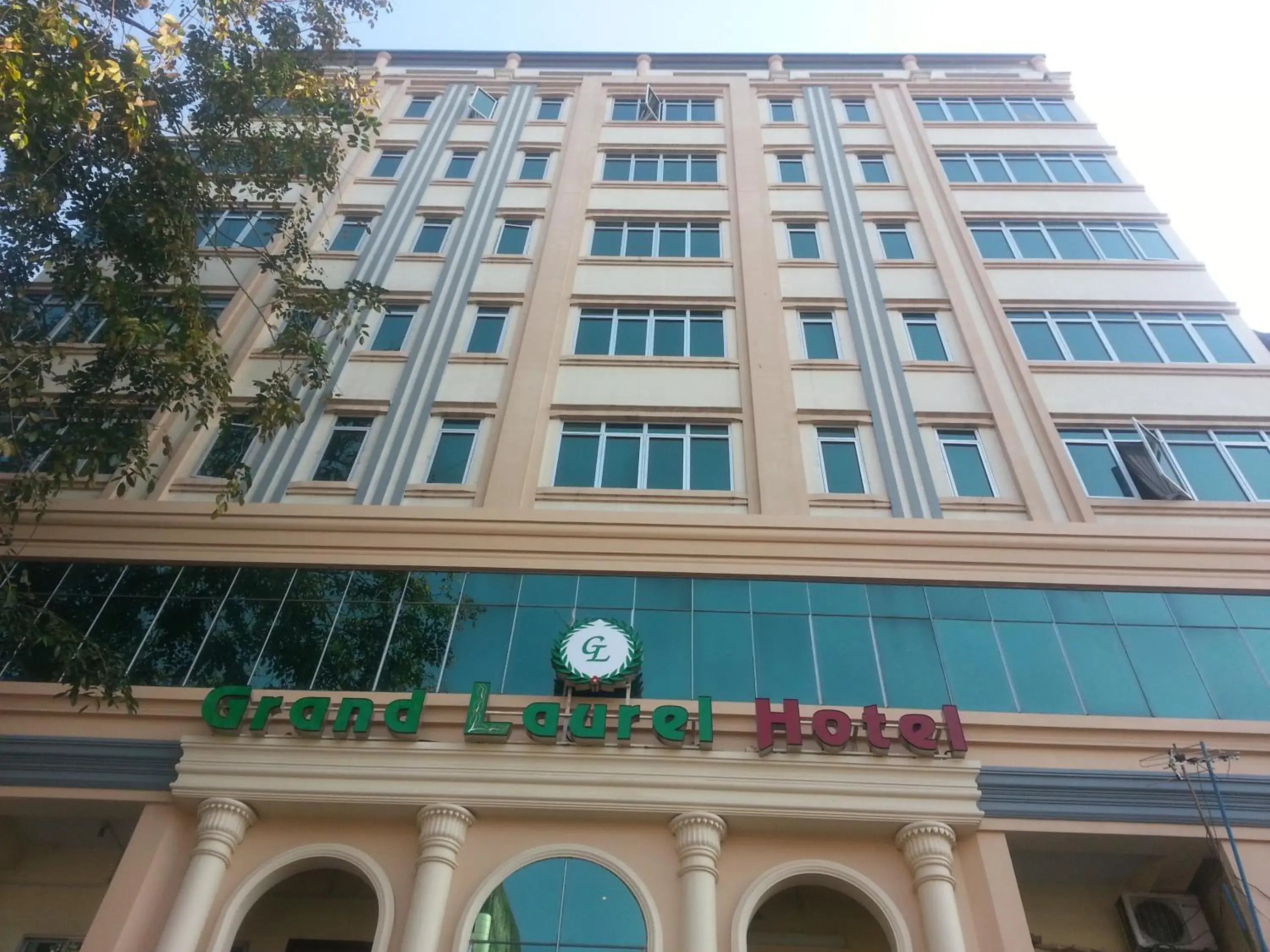 Facade/entrance in Grand Laurel Hotel Facade/entrance in Grand Laurel Hotel
