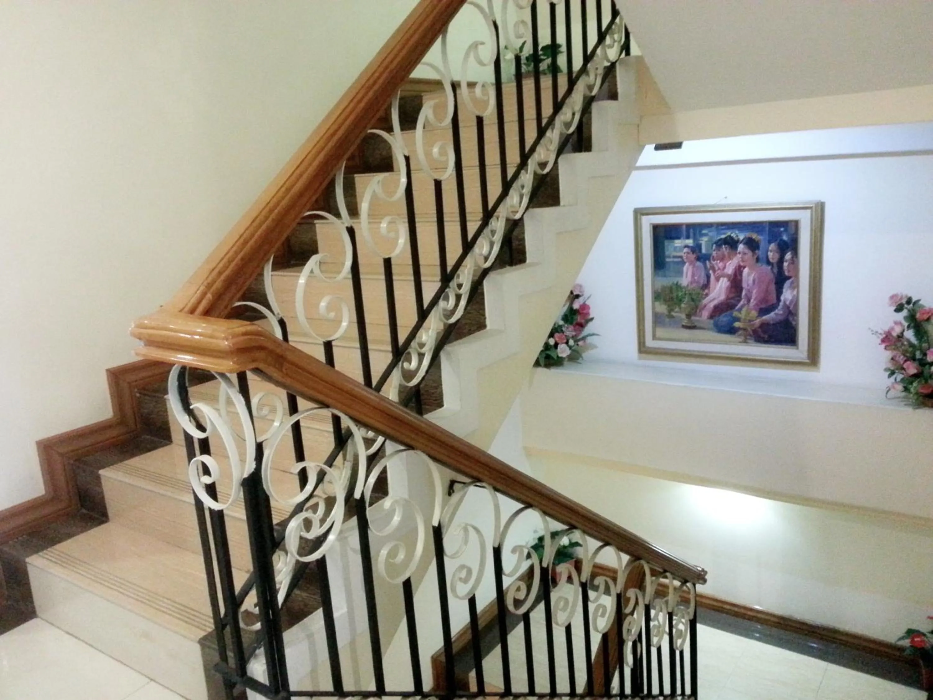 Area and facilities in Grand Laurel Hotel