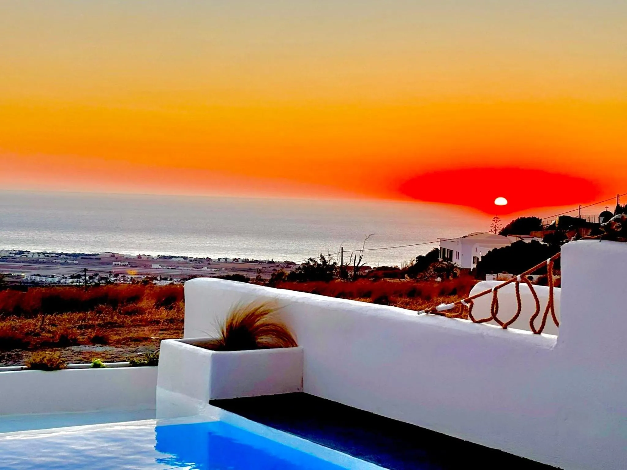 Hot Tub in Salida Del Sol Santorini
