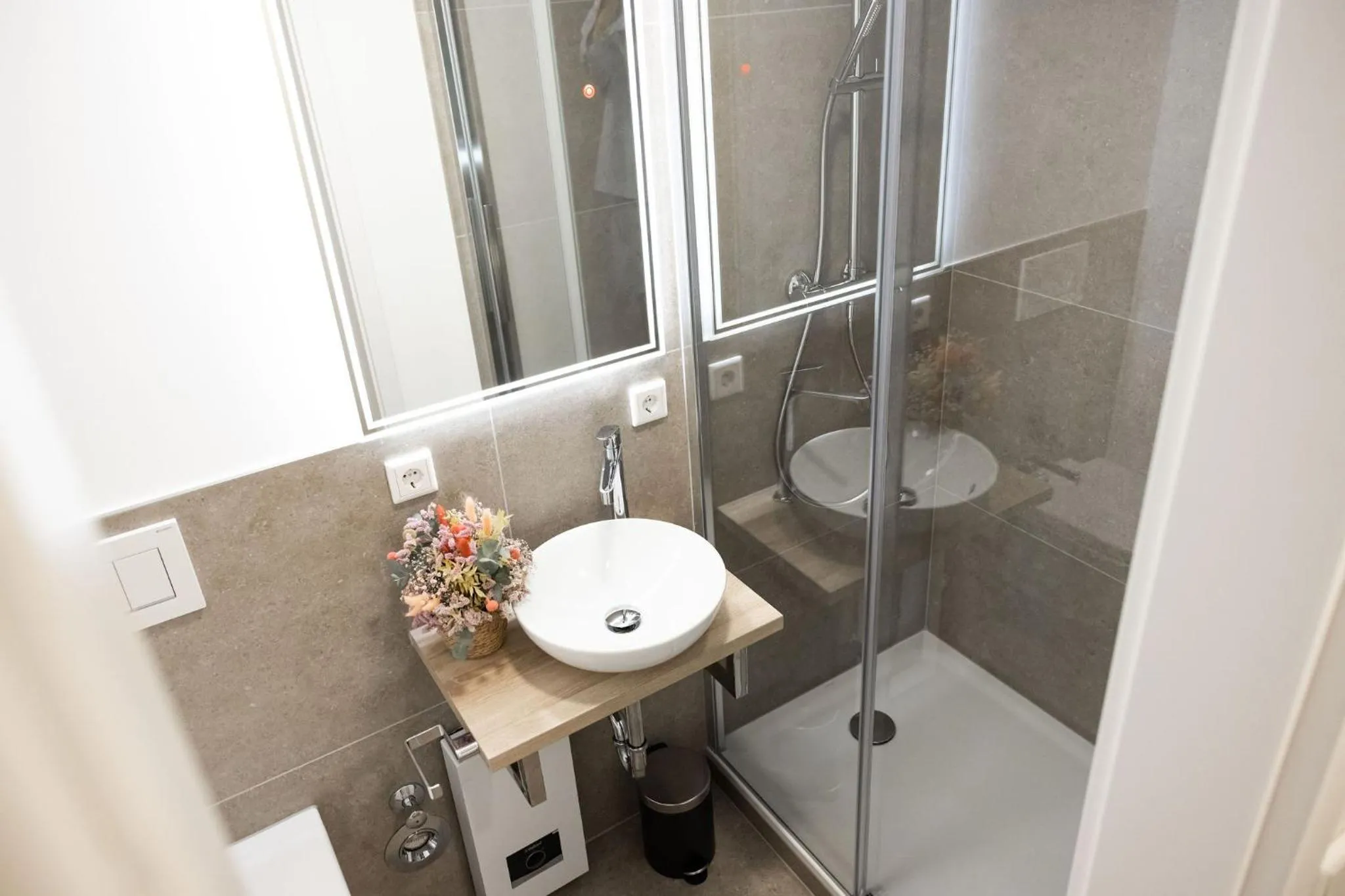 Shower in House of Blooms