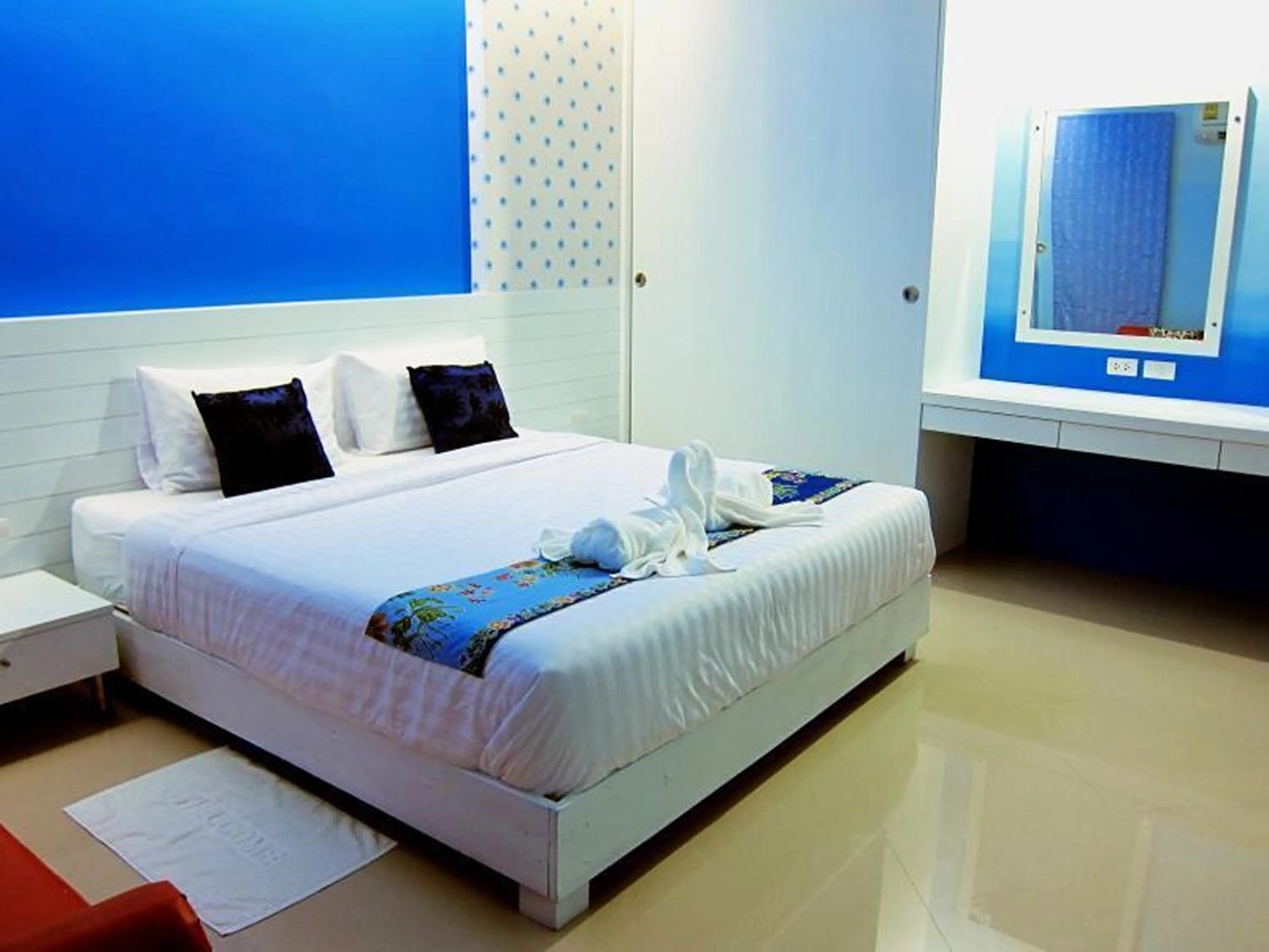 Bed in Forest Bungalows & Mama's Restaurant