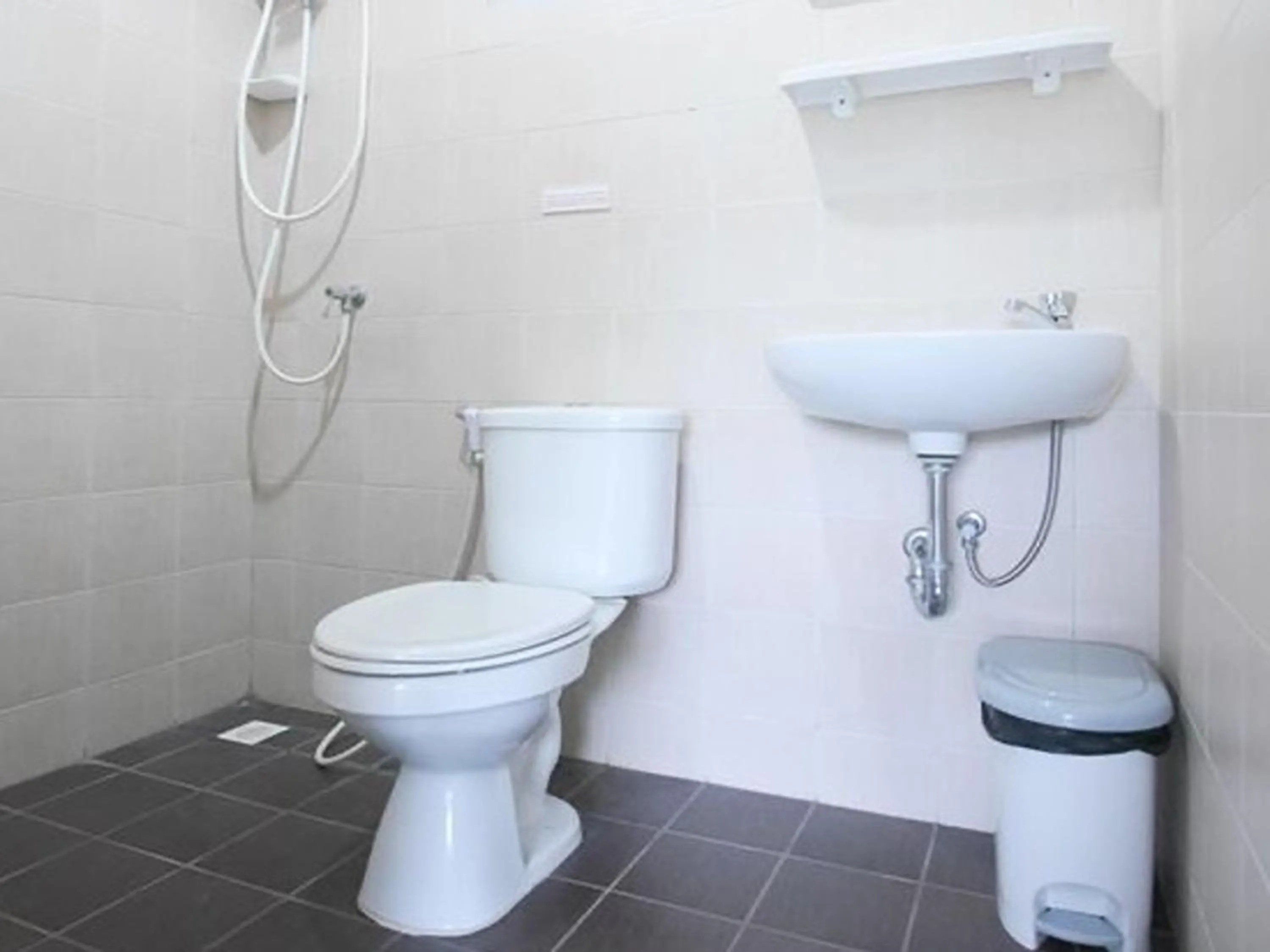 Bathroom in Forest Bungalows & Mama's Restaurant