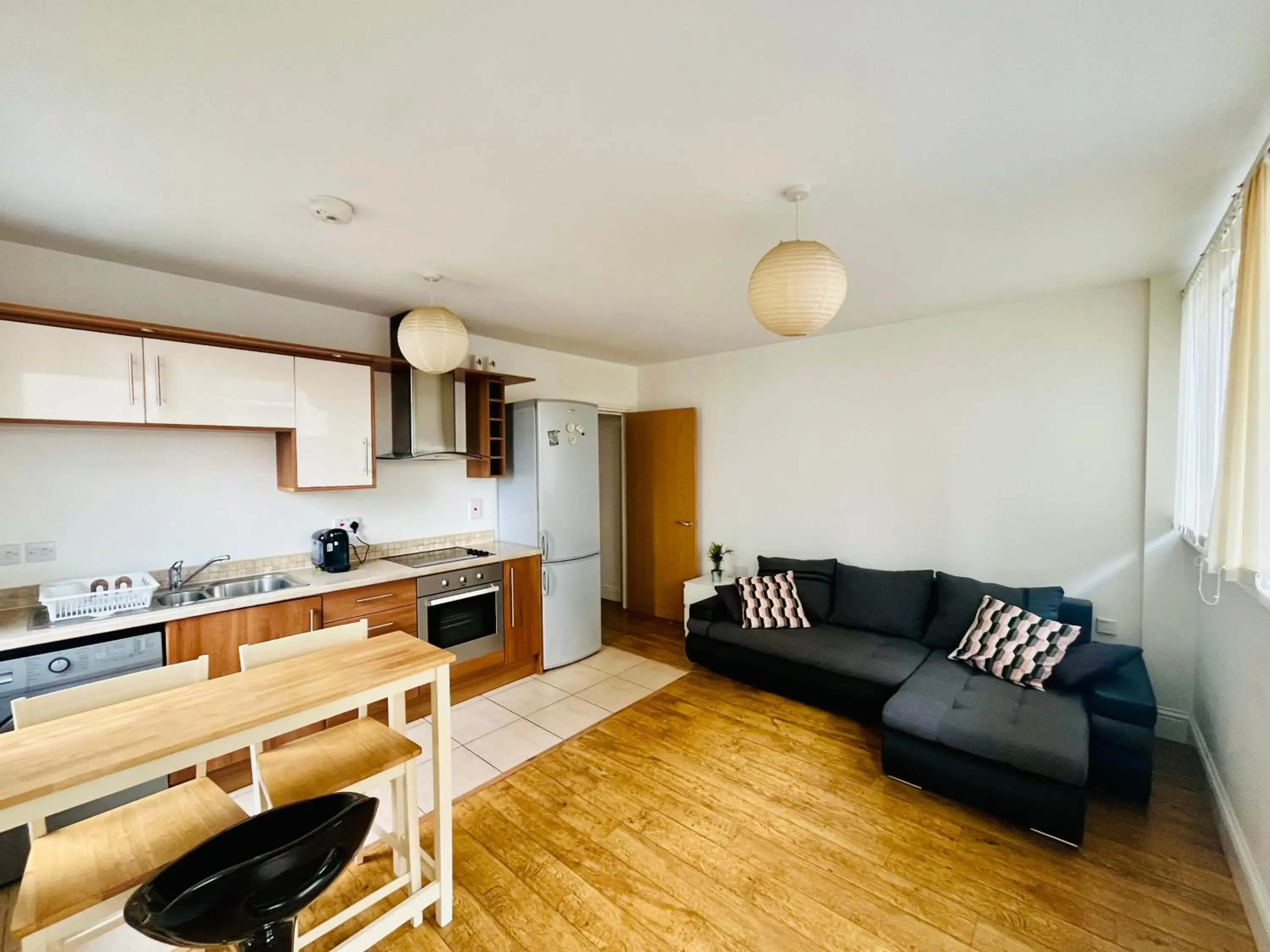 One-Bedroom Apartment with Balcony in London Modern Flats near transports One-Bedroom Apartment with Balcony in London Modern Flats near transports