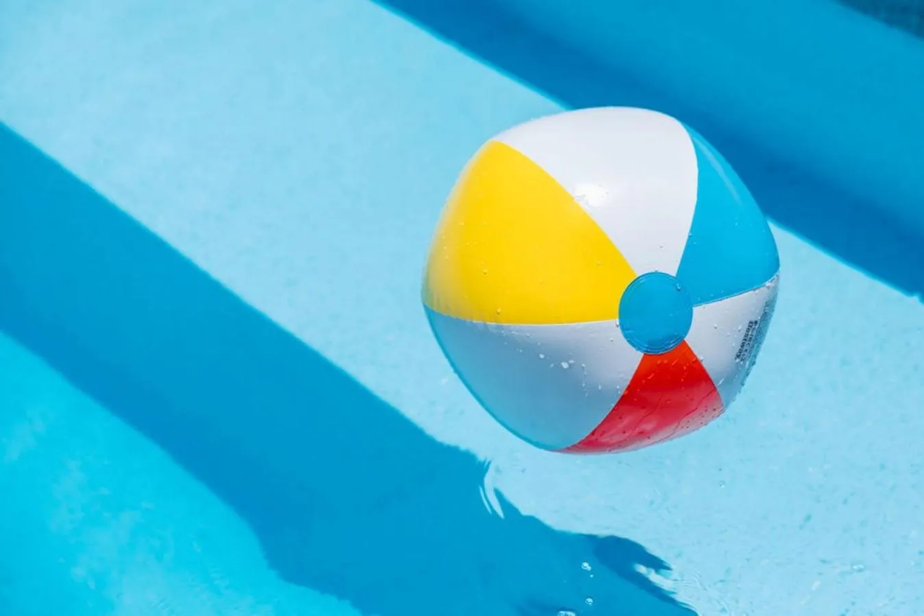 Swimming pool in Le Beach Apartments