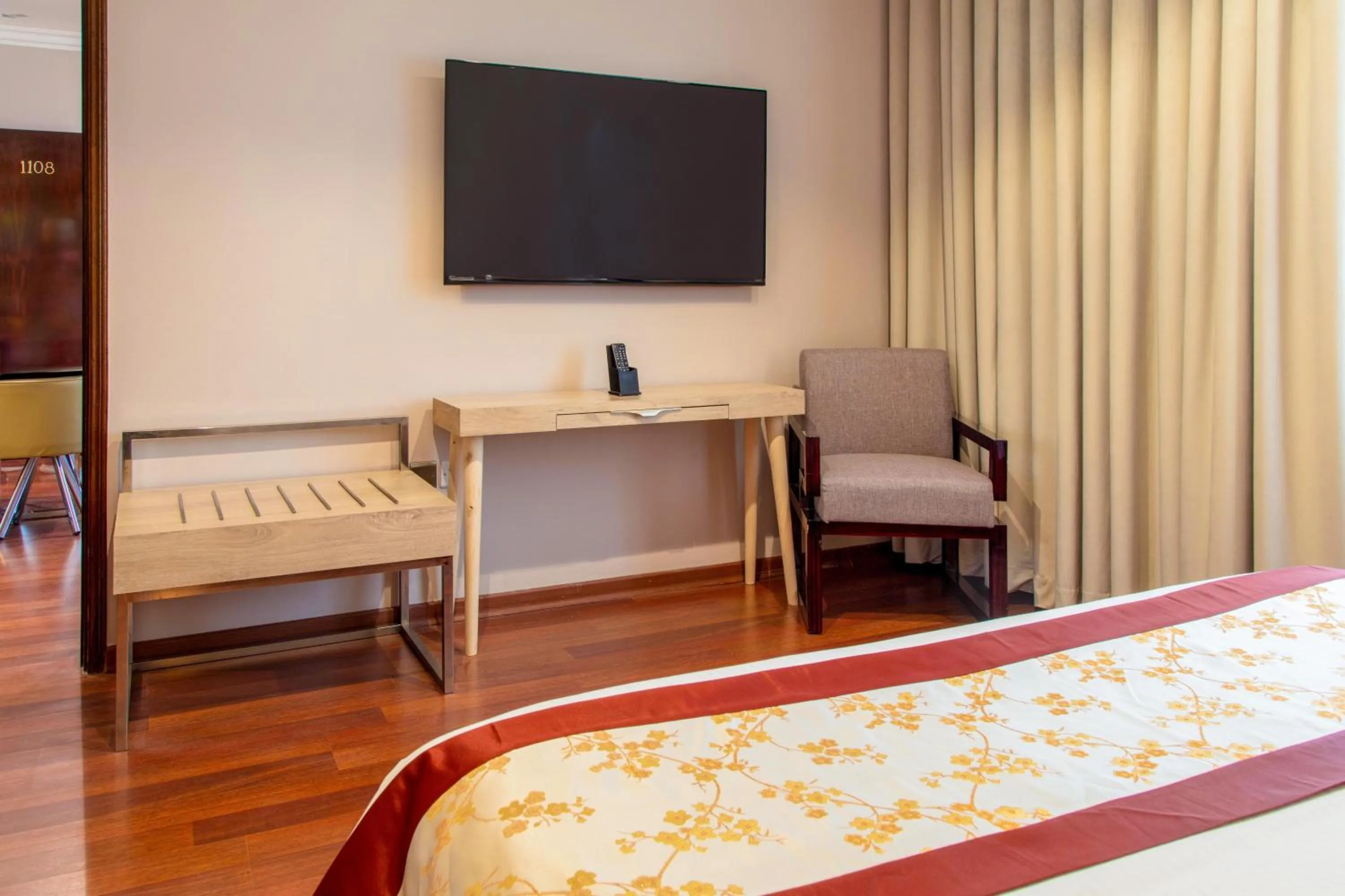 hair dresser, Bed in City Tower Hotel