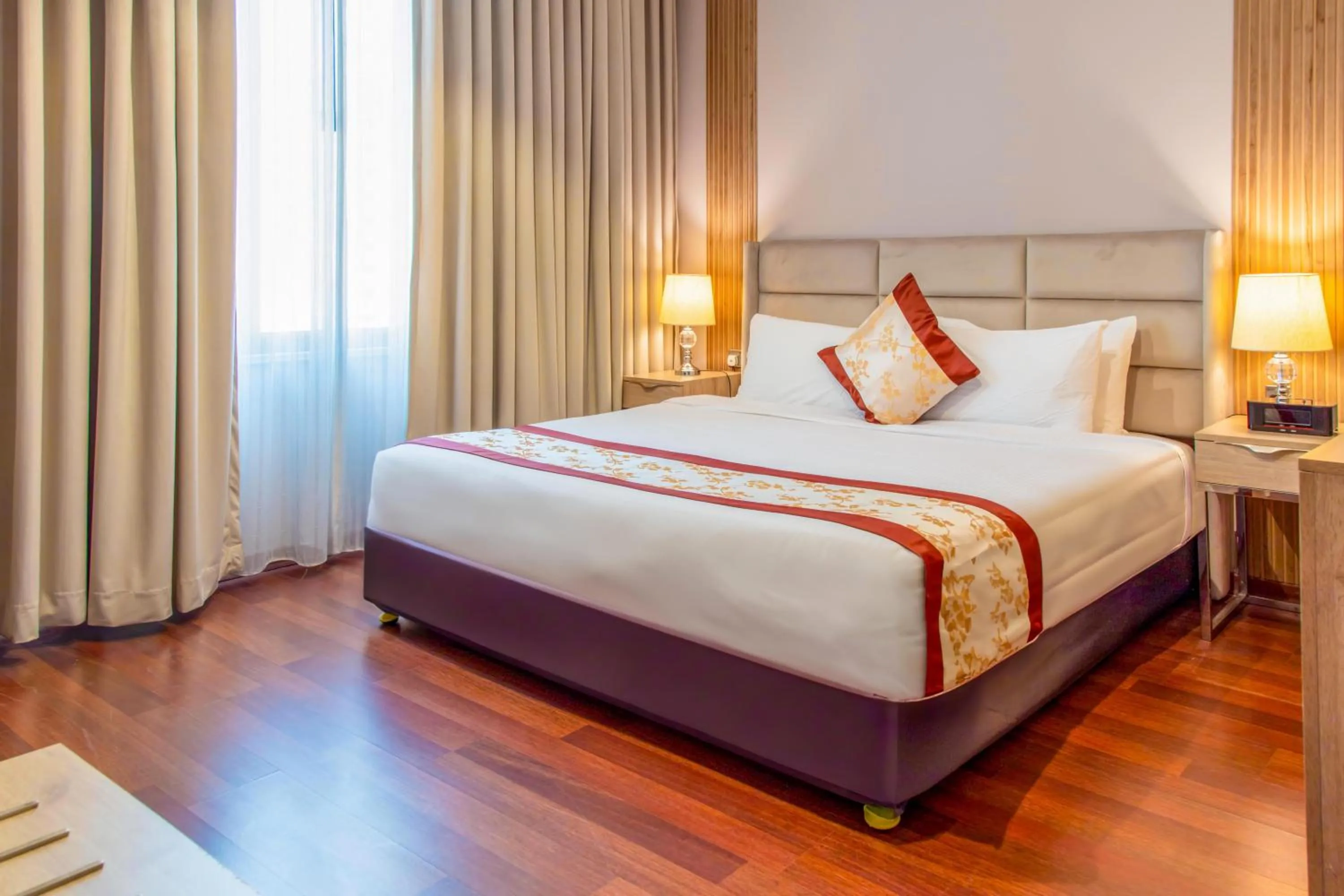 Bedroom, Bed in City Tower Hotel