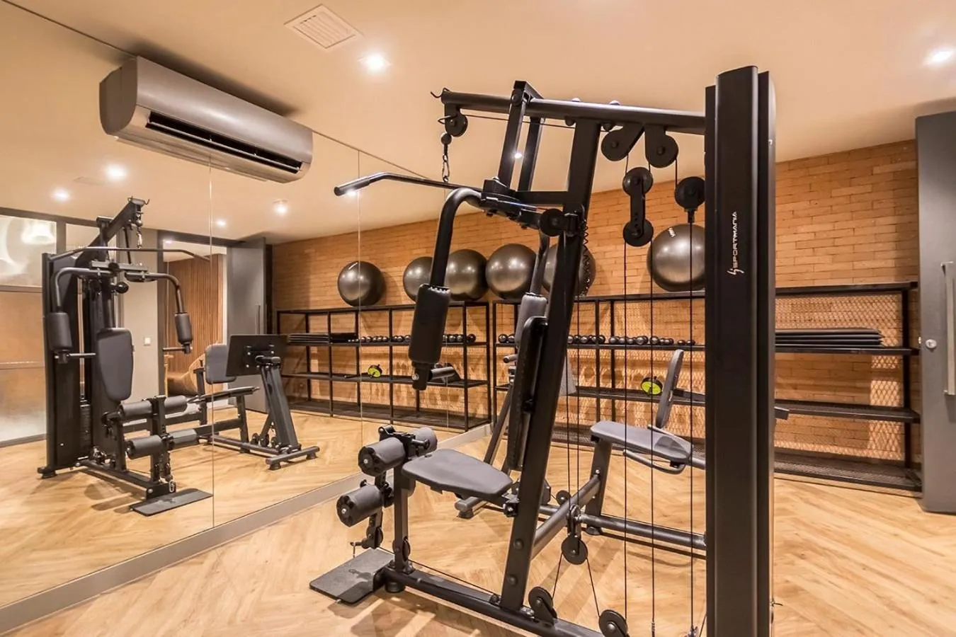 Fitness centre/facilities in Lindo studio novo e moderno JRE1401