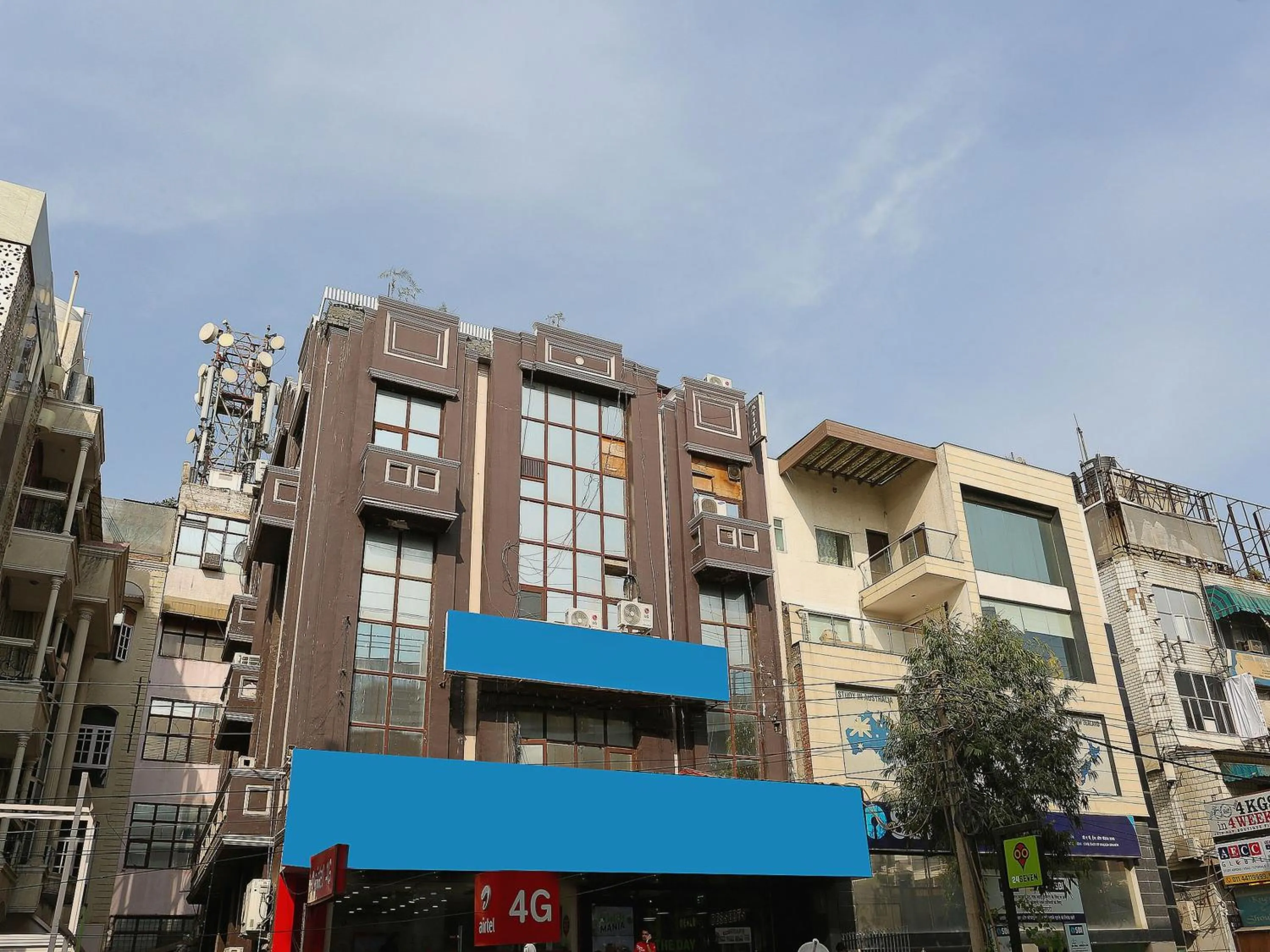 Facade/entrance in Hotel O F FIVE