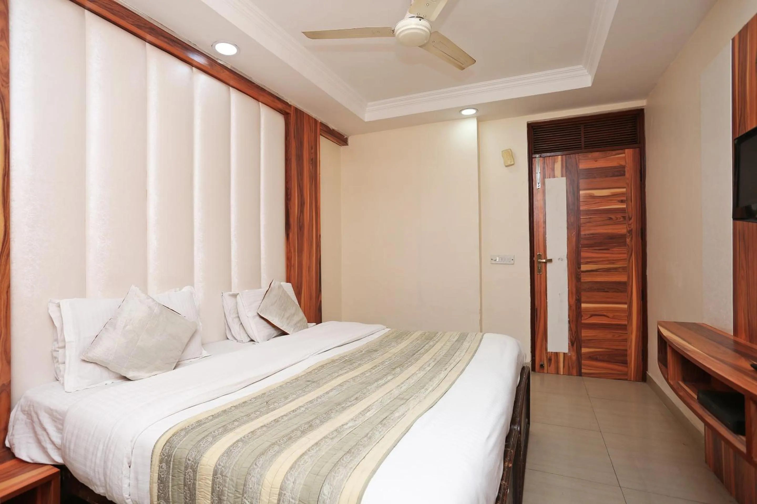 Bedroom, Bed in Hotel O F FIVE